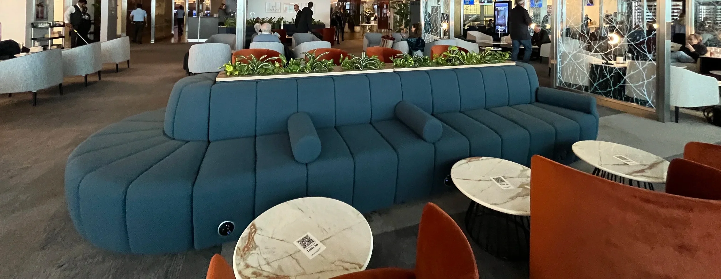 Luxury Travel - Amex Platinum vs Chase Sapphire Reserve 2026