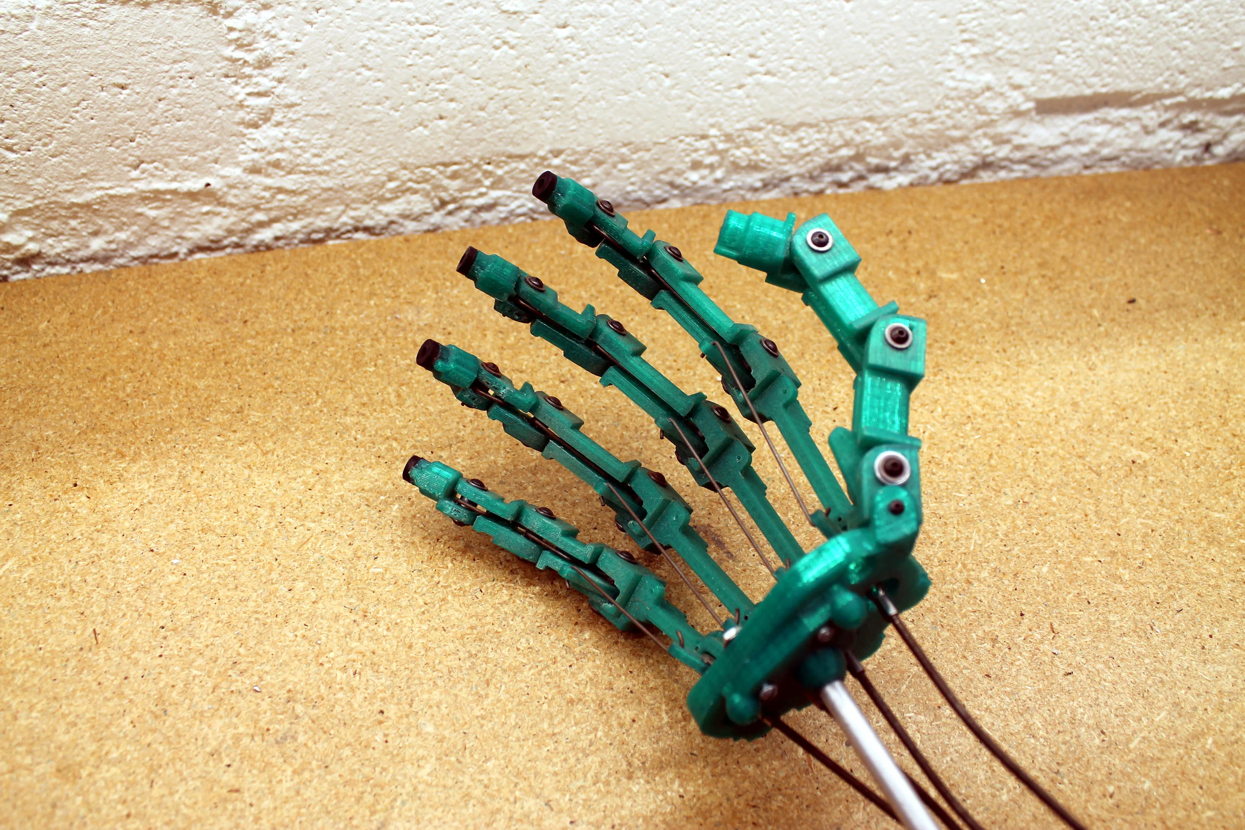 CTH08_HandMechDetailBottomThumb.jpg