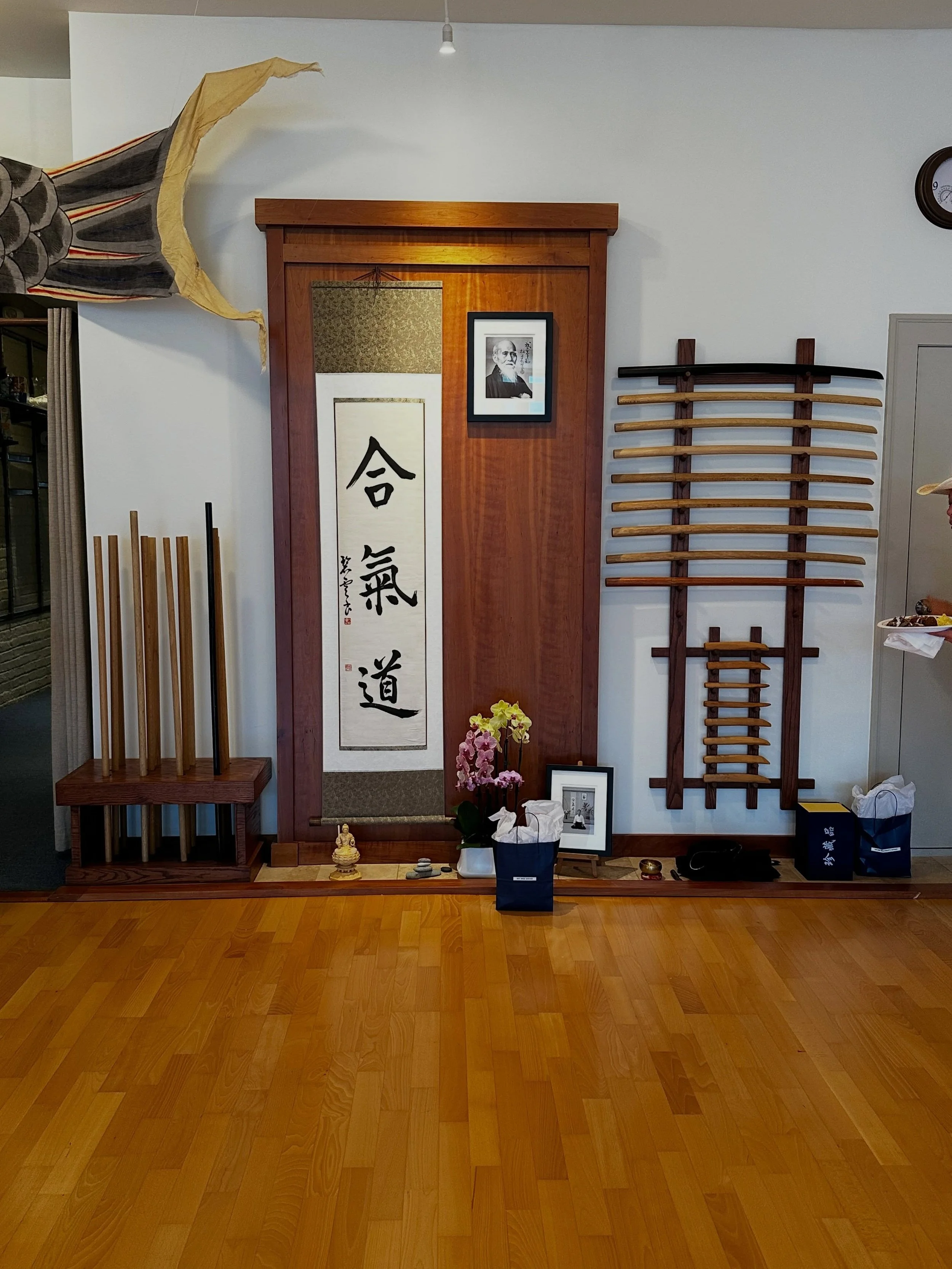 Congratulations @theevanstonaikidocenter on your 20th anniversary!
What an amazing seminar with a great lineup of instructors and a dojo packed of friends.
May the next 20 years bring even bigger achievements! 
#20thanniversary #EAC #celebration #Aik