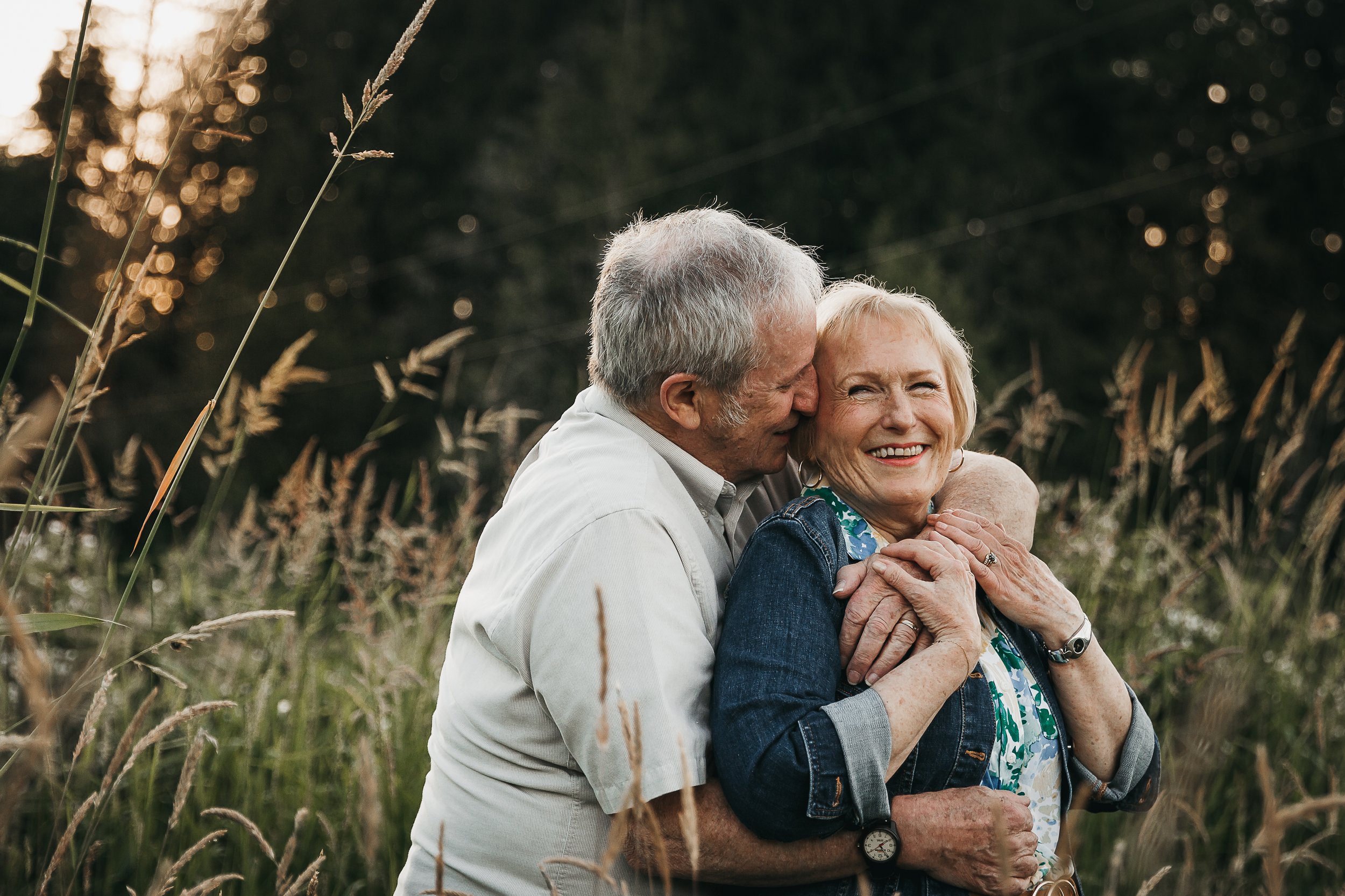 9 Fun, Romantic & Unique Couple Photoshoot Ideas with Poses