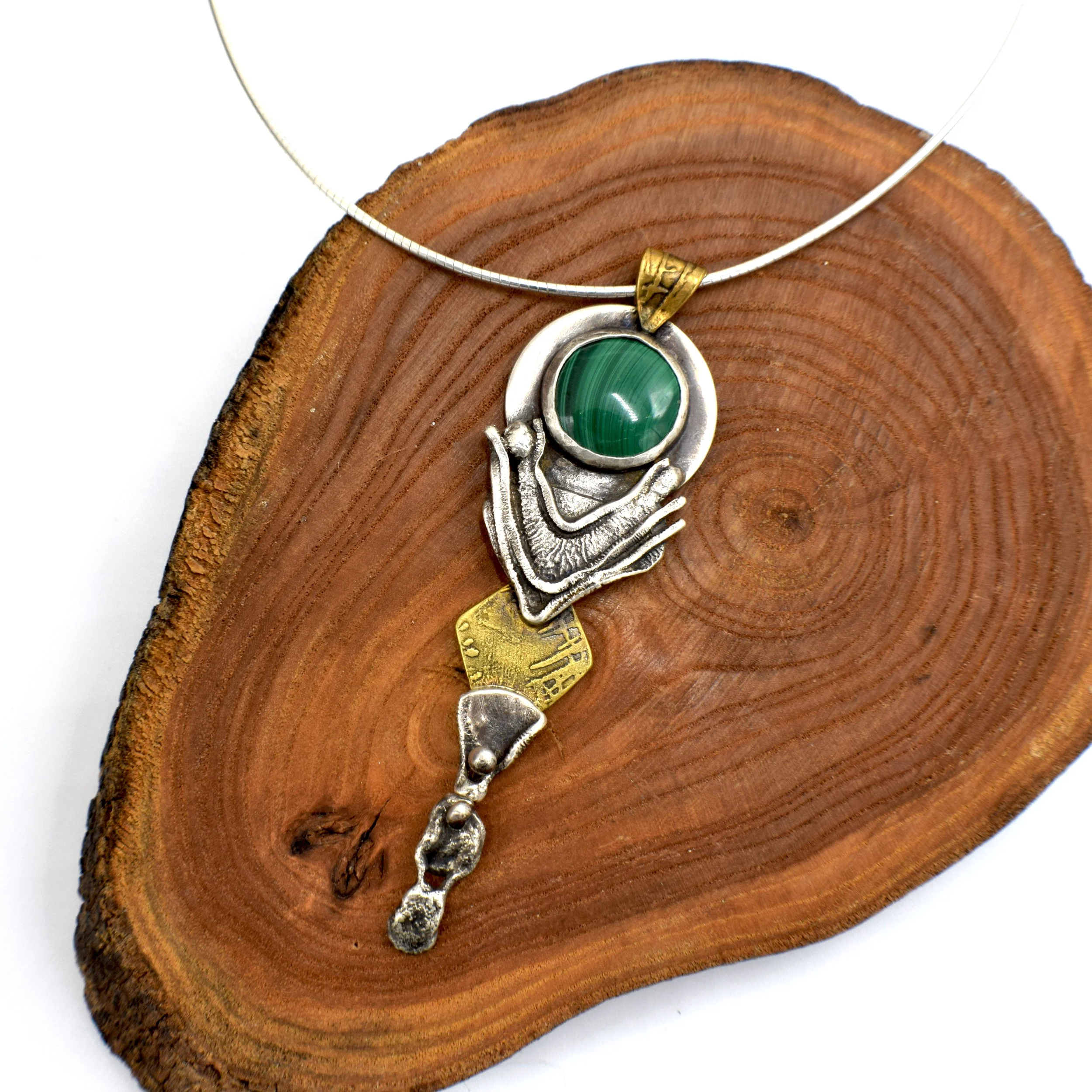 Malachite_mixed_metal_pendant2.JPG