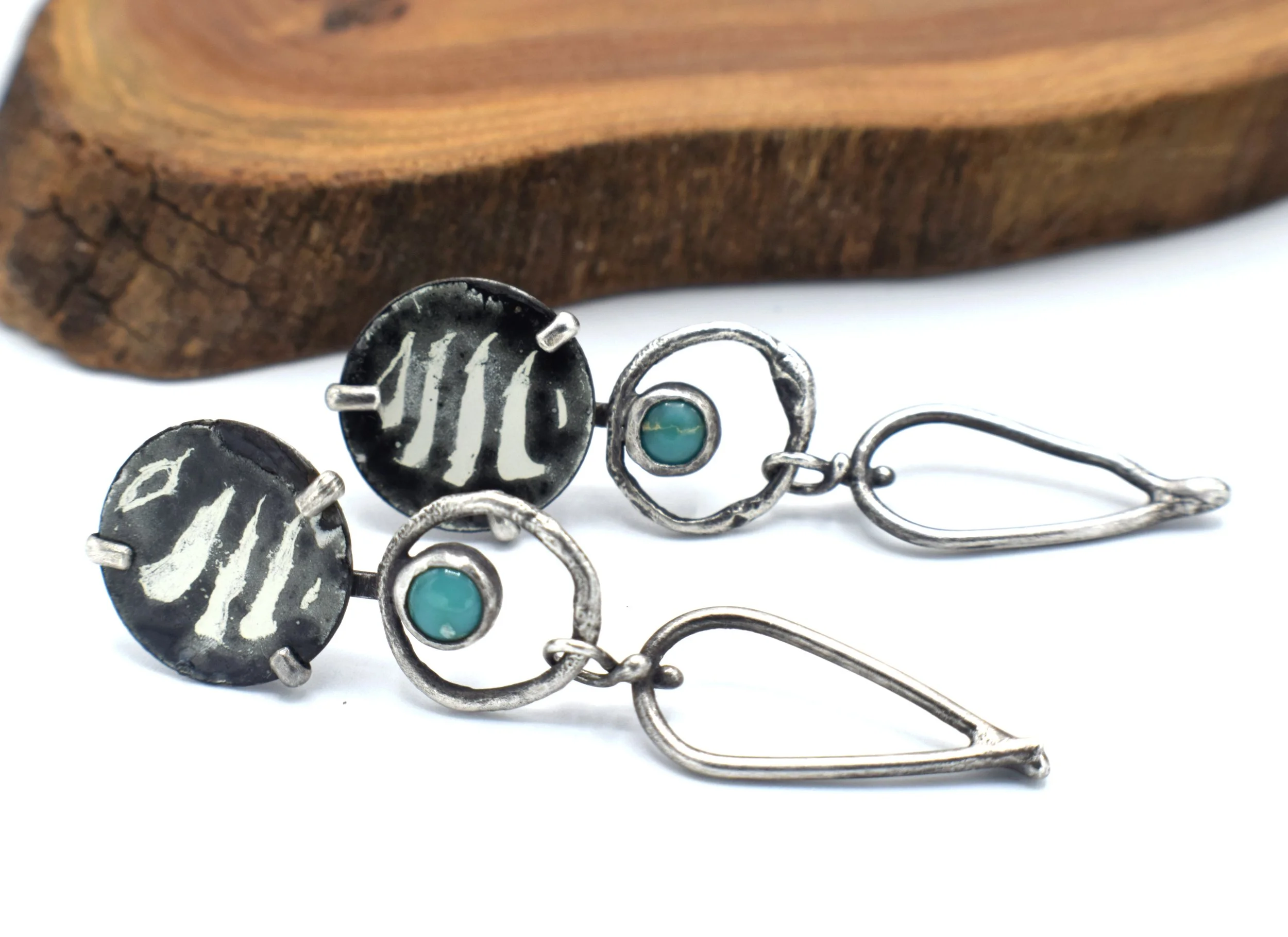 B&W_Turquoise_earrings5.JPG