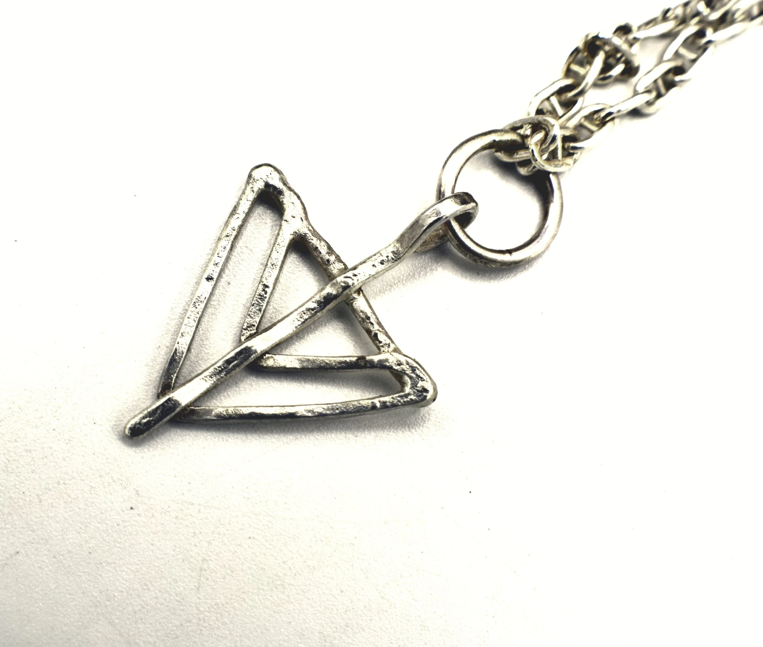 triangle_pendant_simple4.JPG
