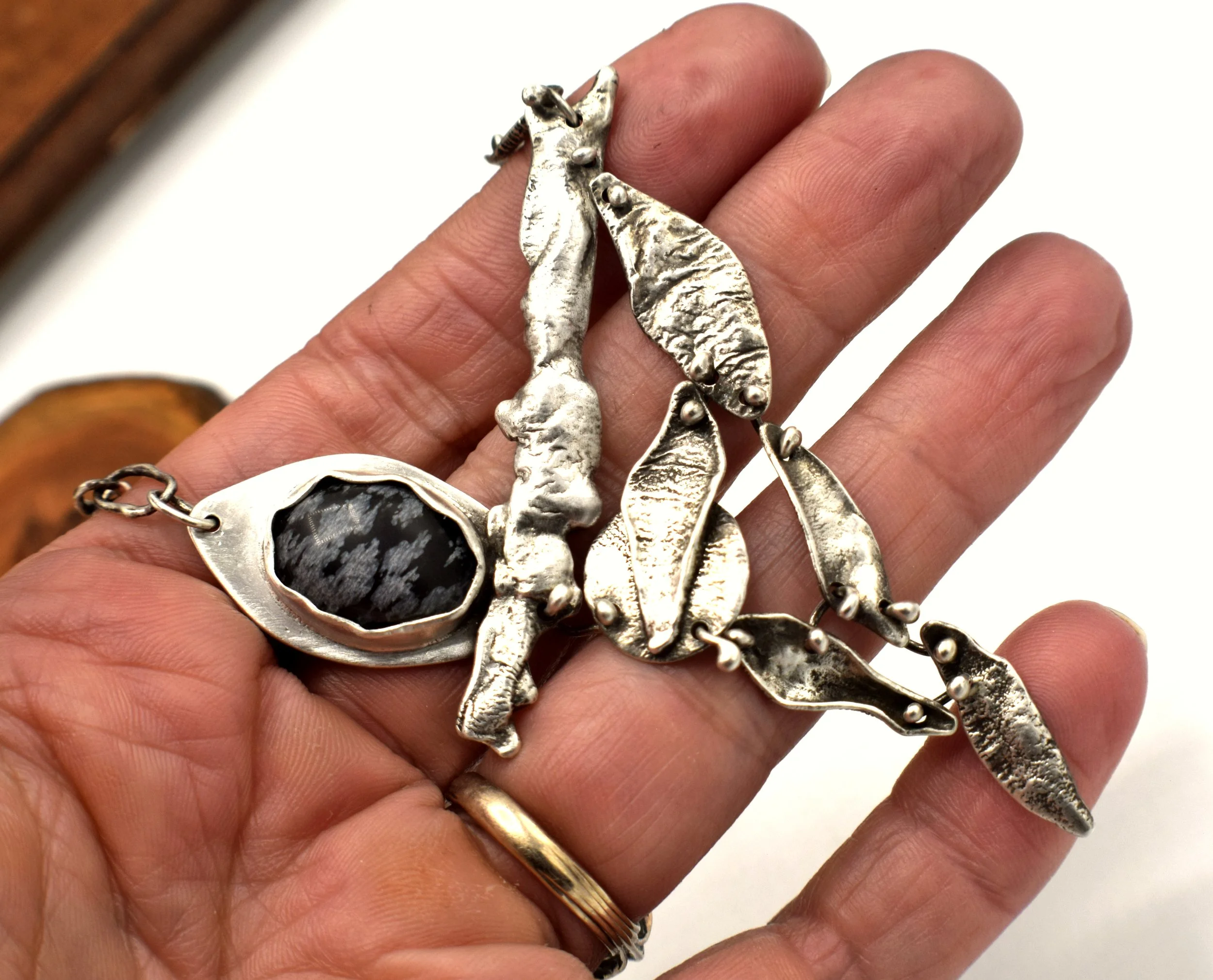 Brutalist_snowflake_obsidian_statement_necklace4.JPG