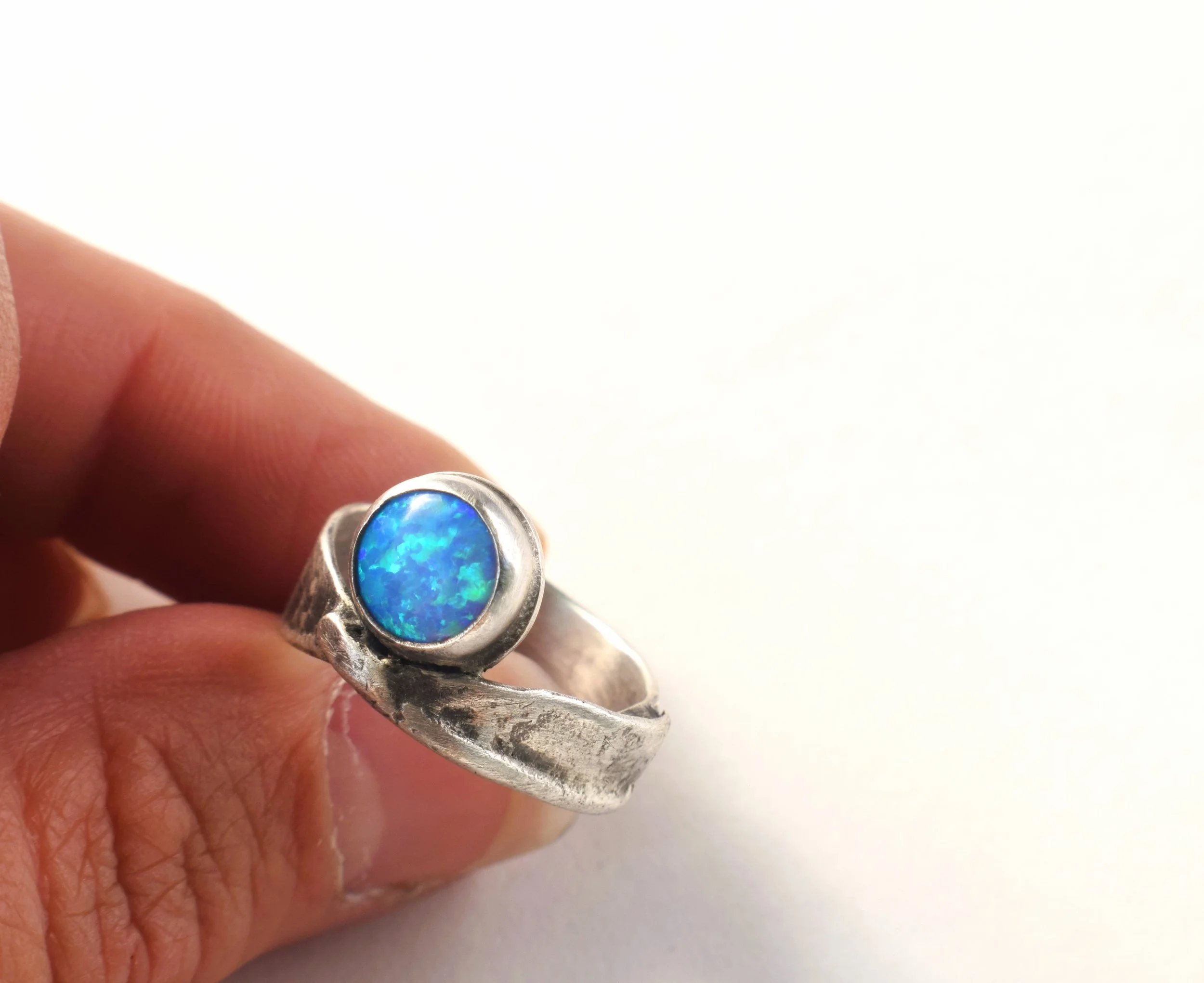 Simple_blue_opal_ring2.JPG