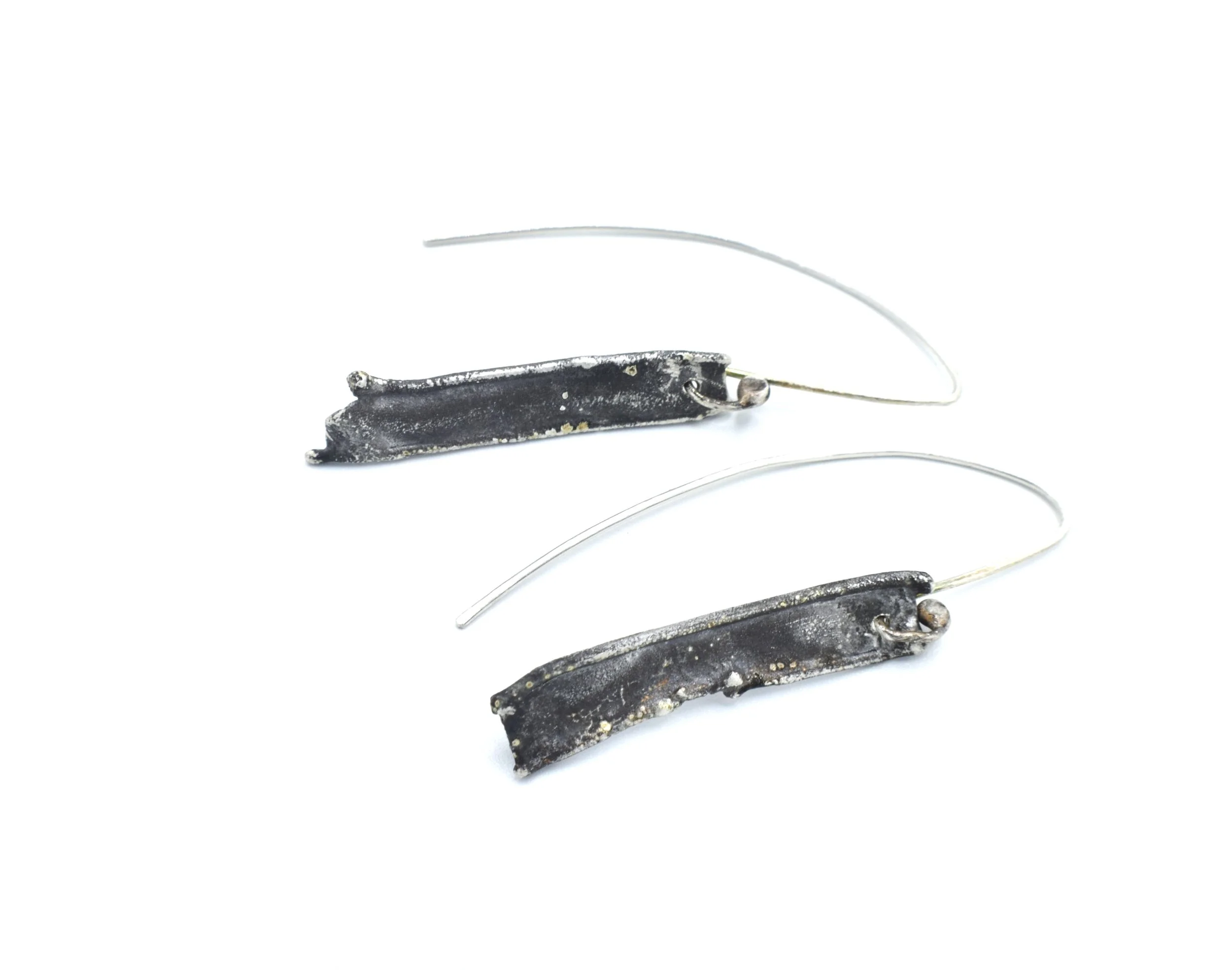 Rustic_simple_silver_dangle_earrings.JPG