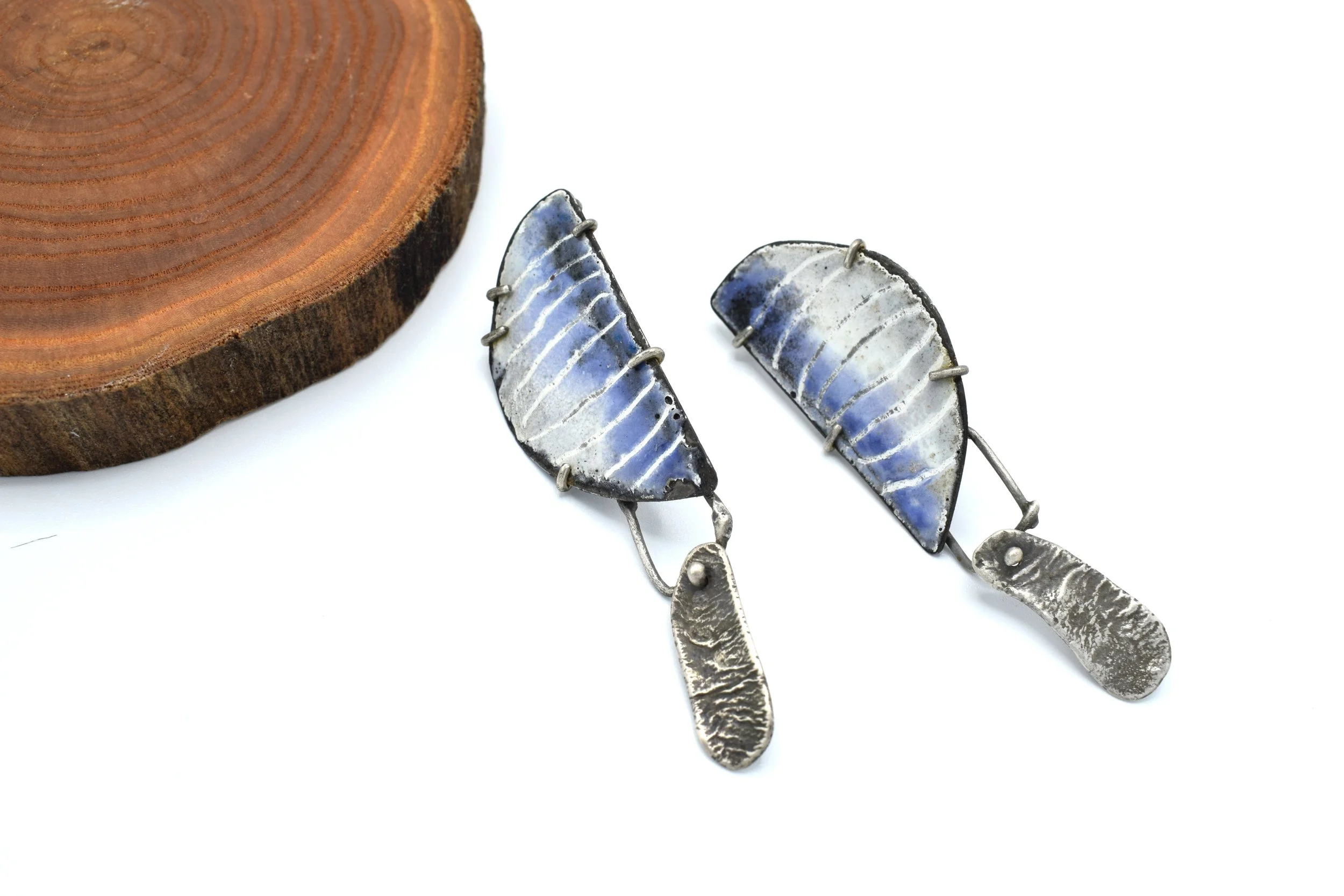 Blue_violet_sgraffito_earrings2.JPG