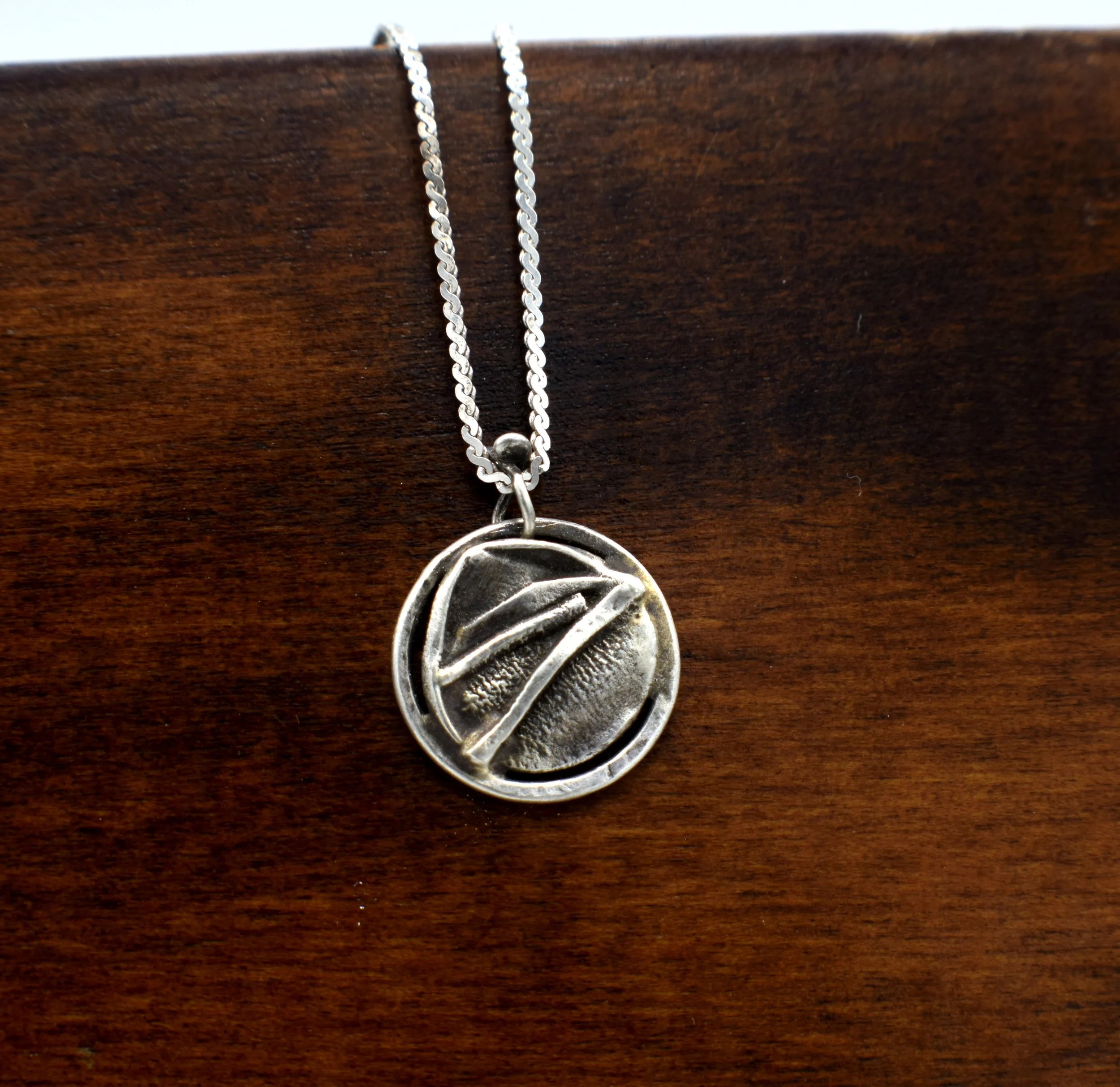 silver_wrinkle_pendant3.JPG