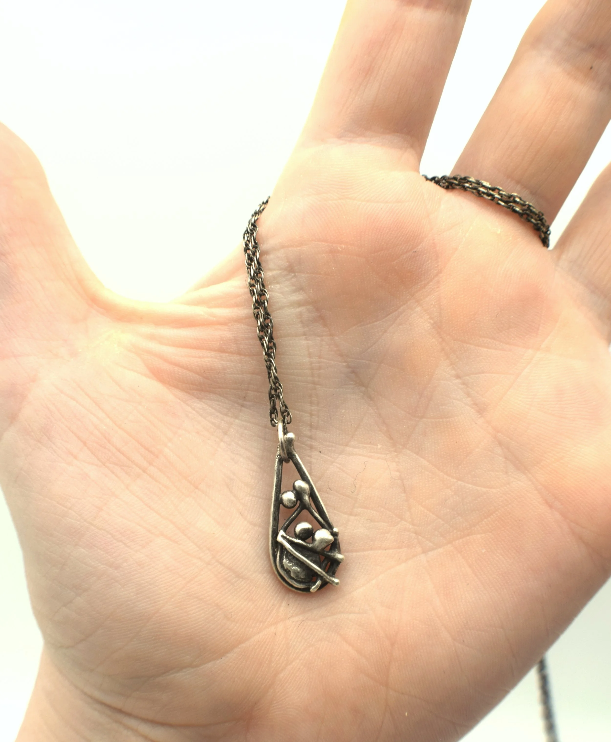 simple_teardrop_silver_necklace3.JPG