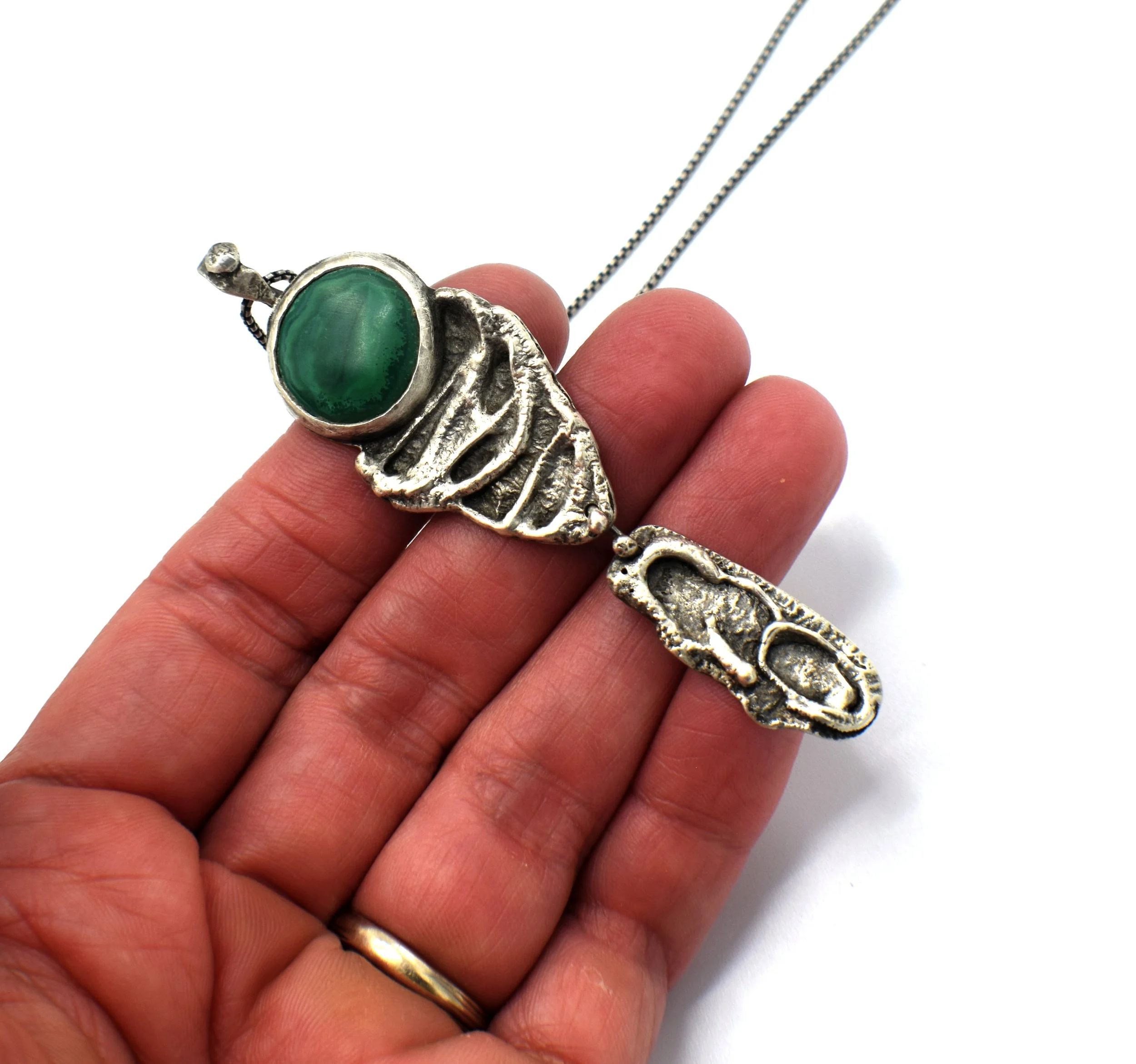 Malachite_rustic_pendant3.JPG