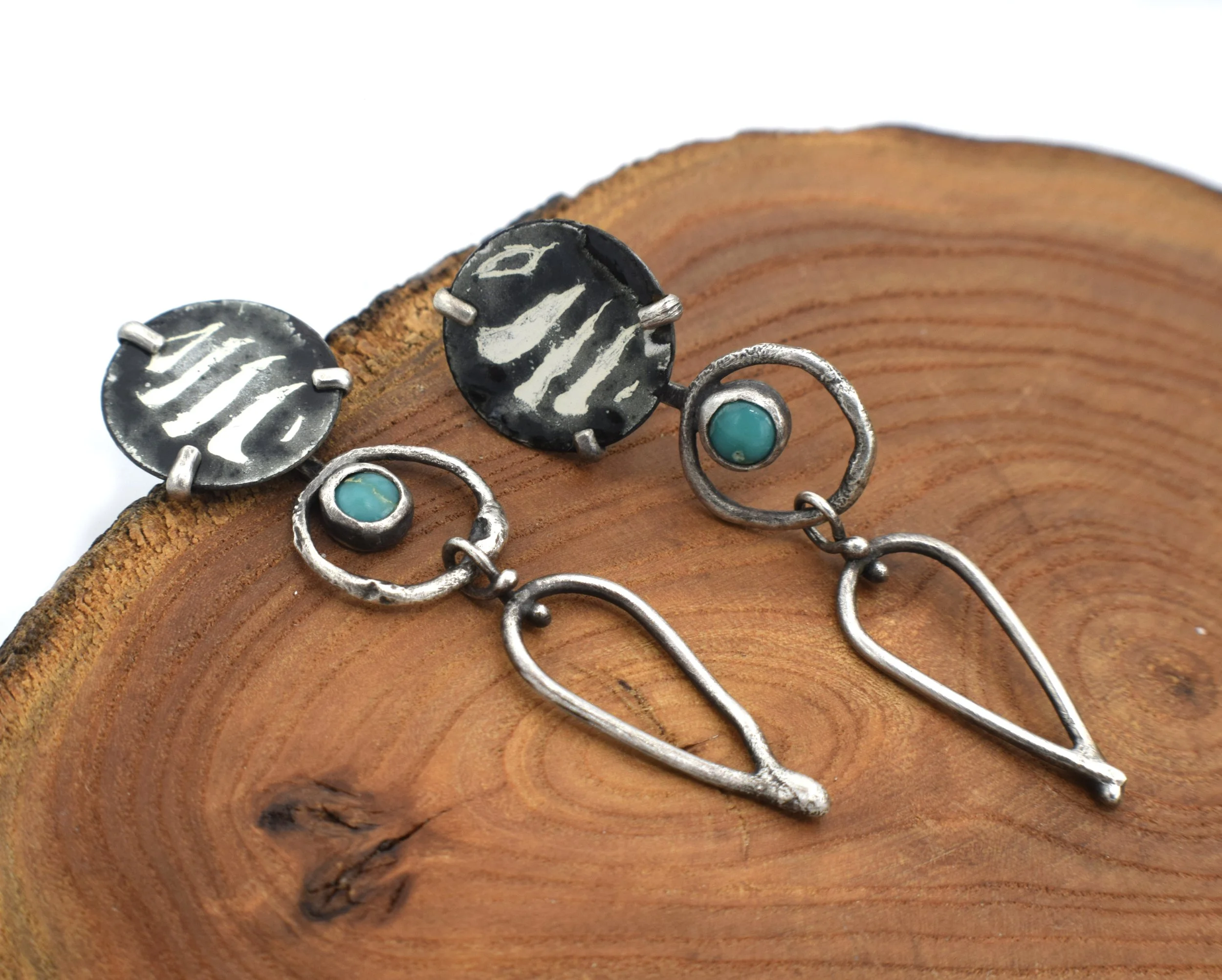 B&W_Turquoise_earrings3.JPG