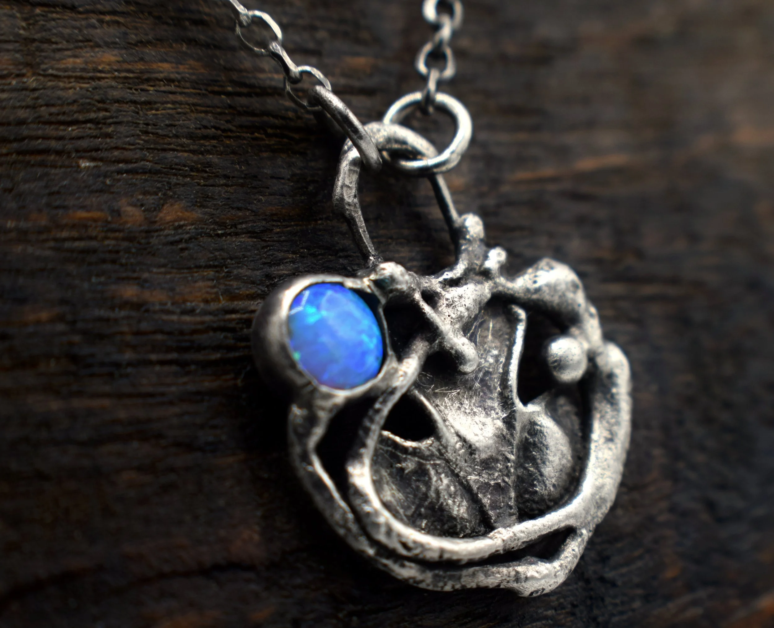 Blue_opal_asymmetric_lil_necklace2.JPG