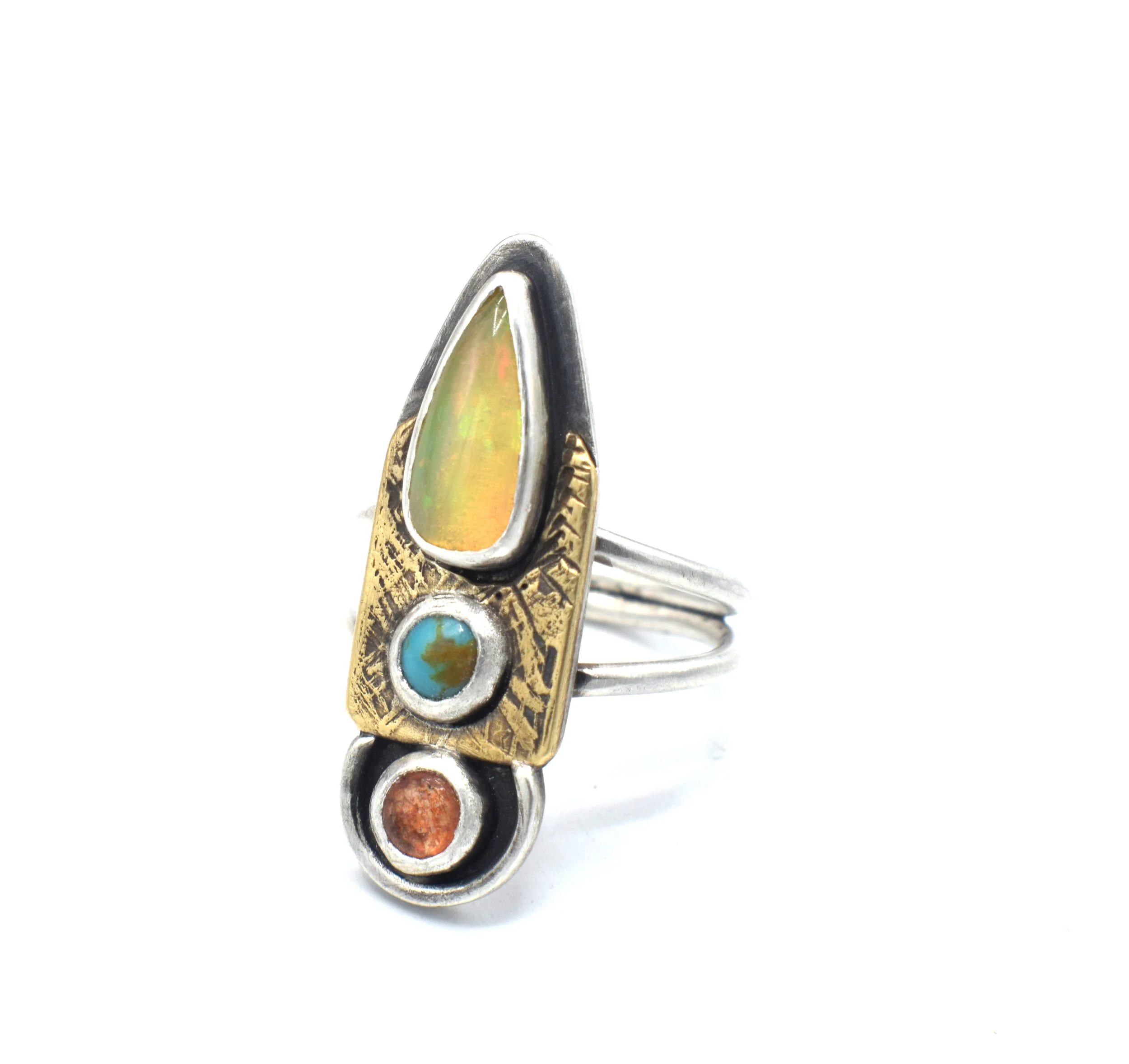 Three_stone_Opal_ring4.JPG