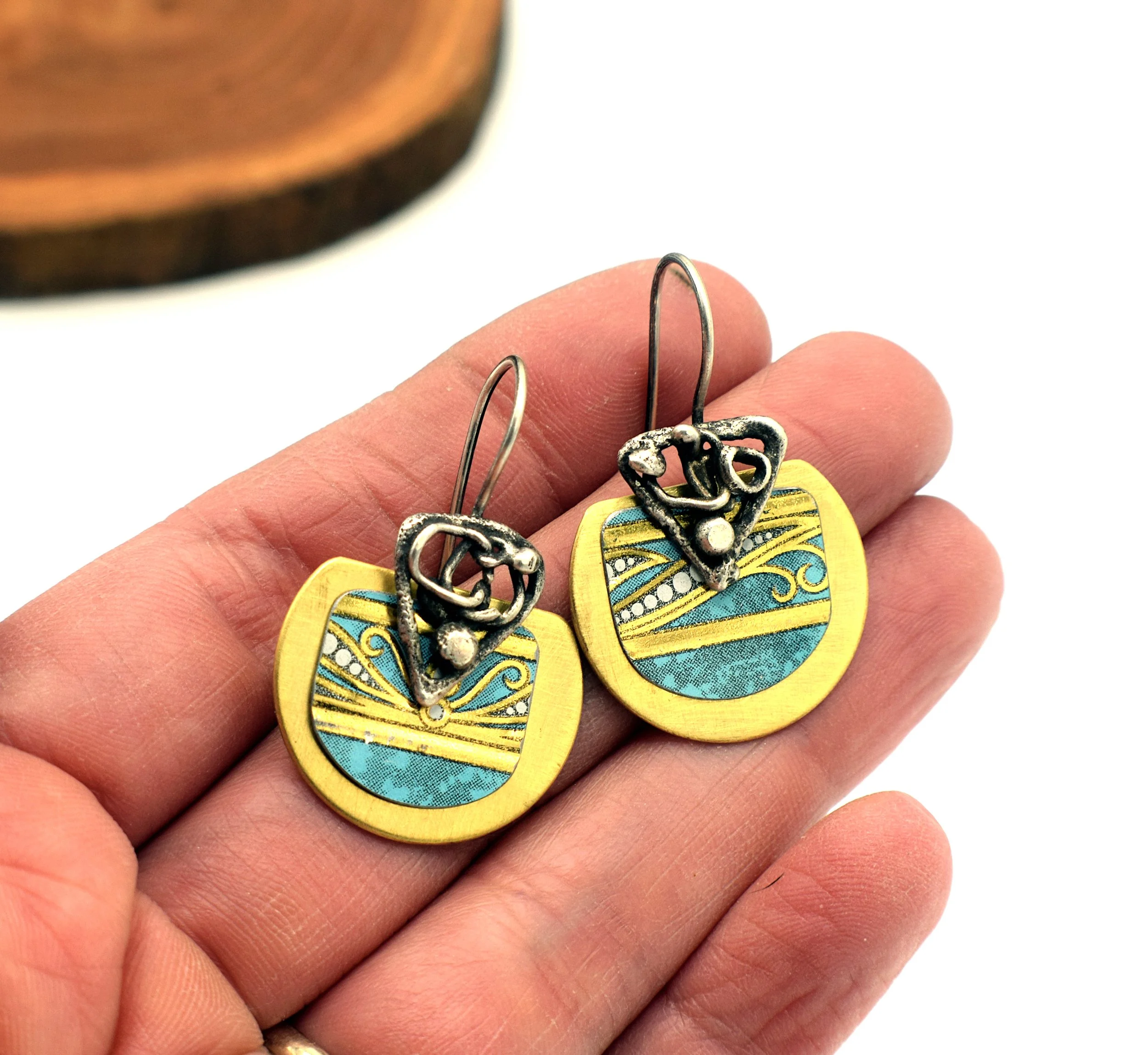 antique_tin_brass_earrings2.JPG