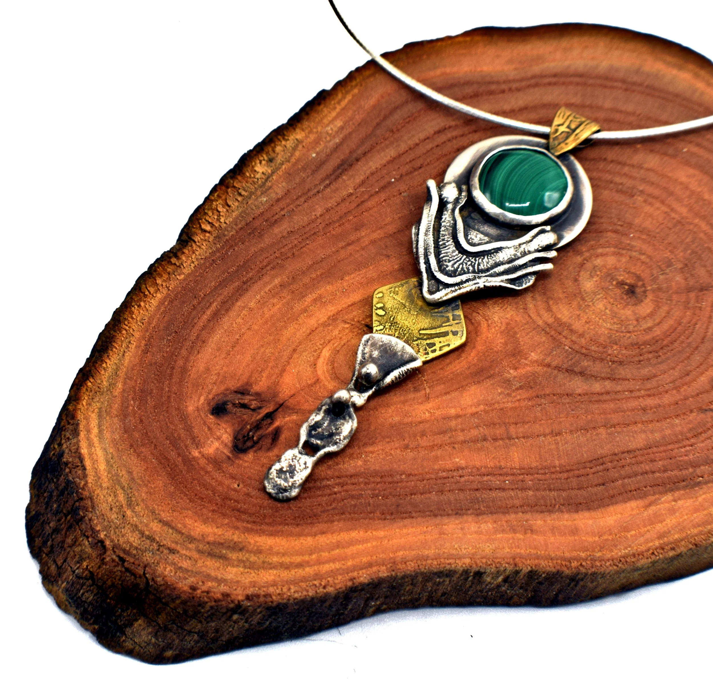 Malachite_mixed_metal_pendant3.JPG