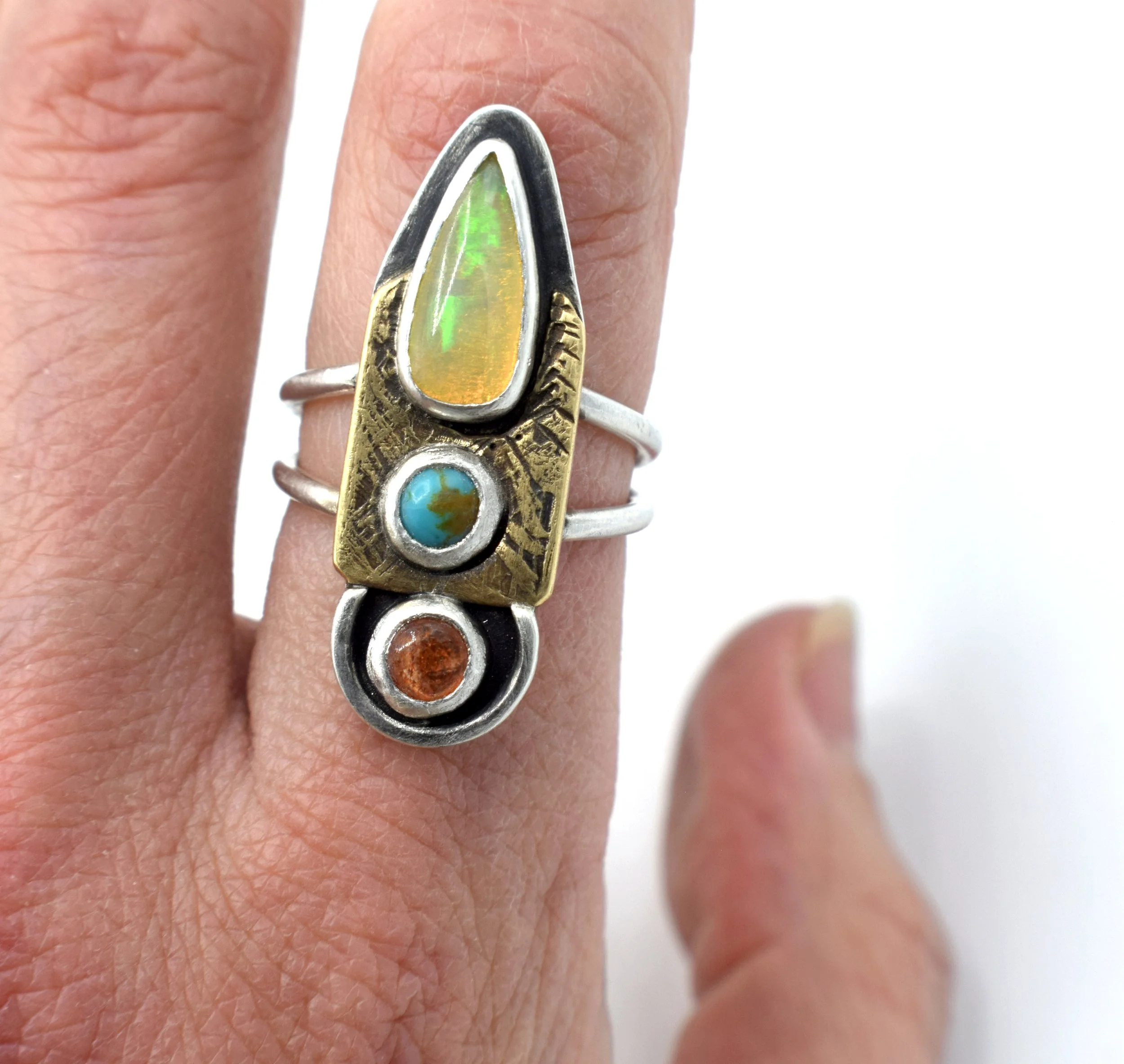 Three_stone_Opal_ring3.JPG