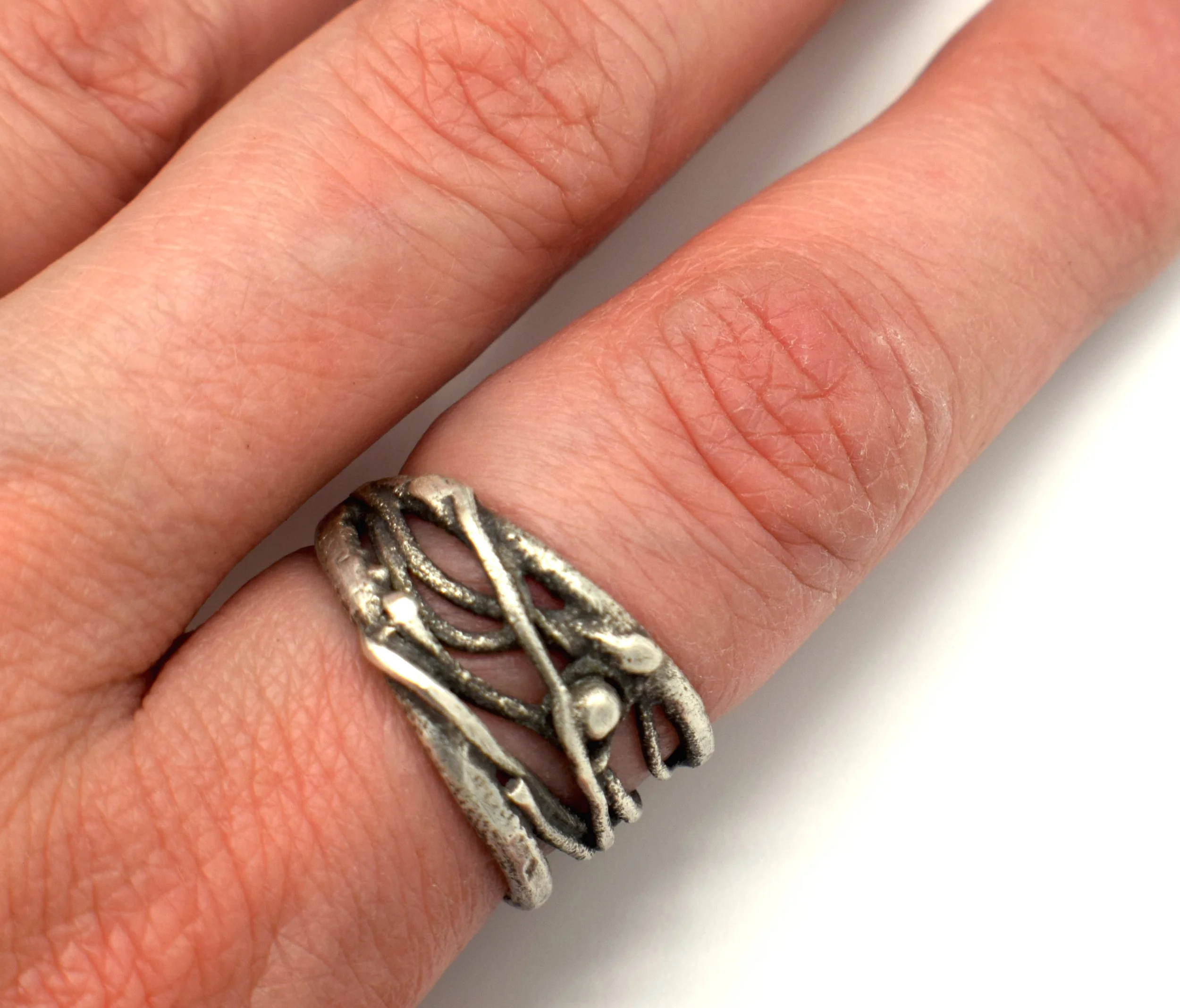 Twisted_band_silver_ring5.JPG