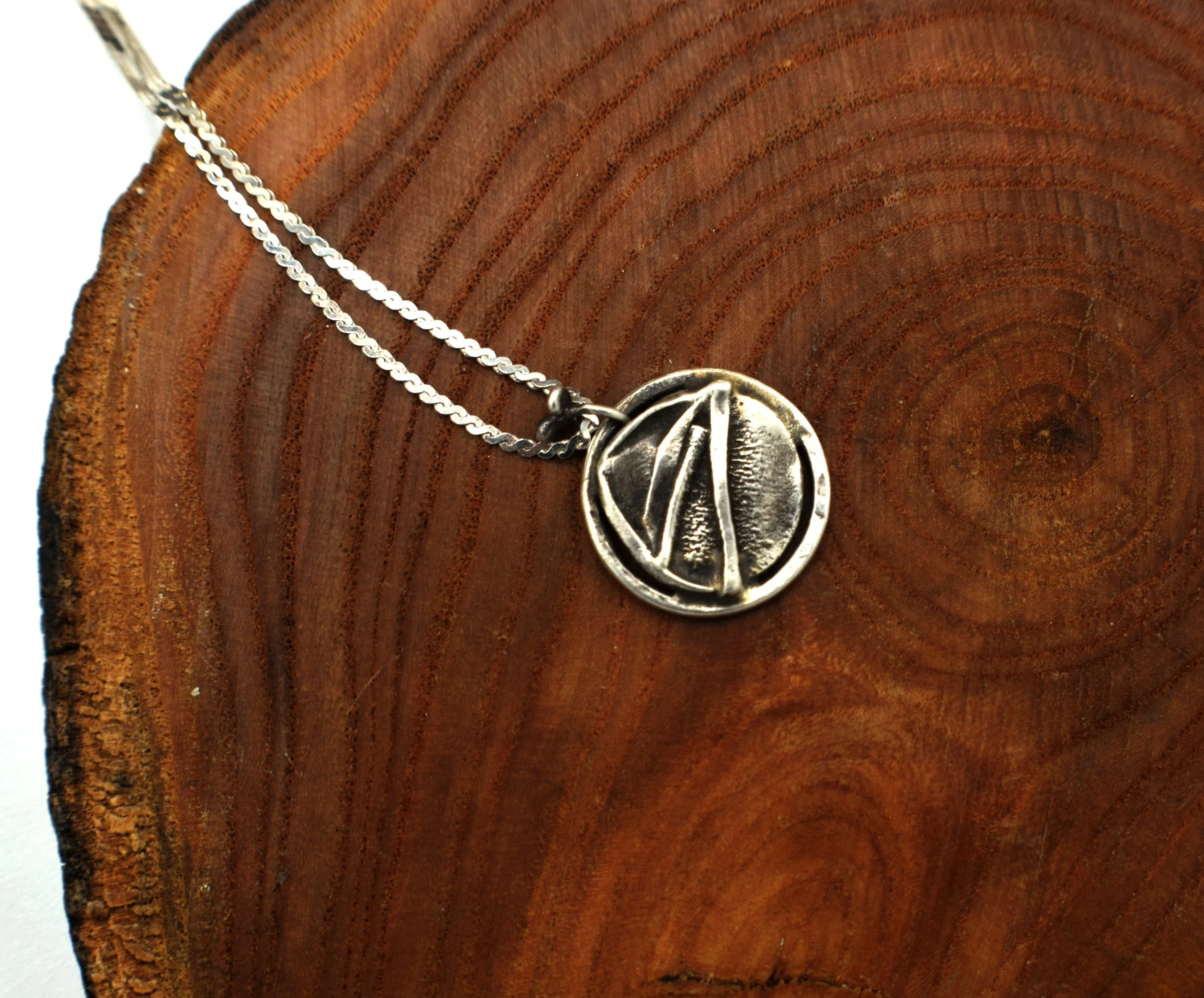 silver_wrinkle_pendant5.JPG