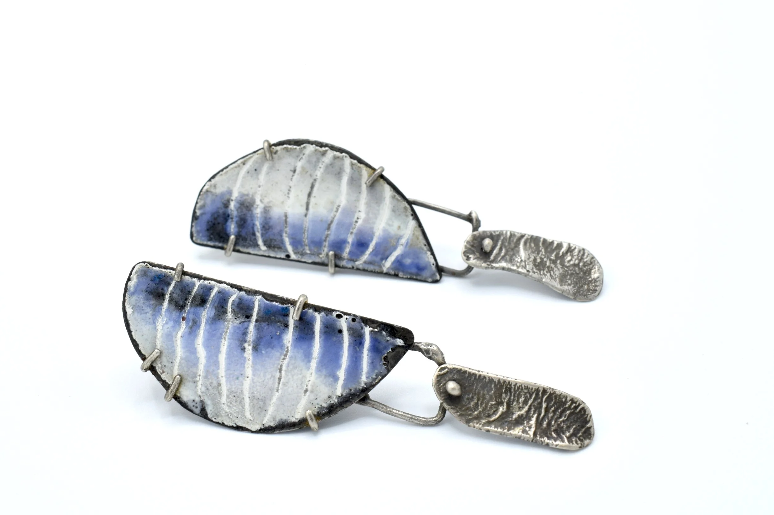 Blue_violet_sgraffito_earrings3.JPG