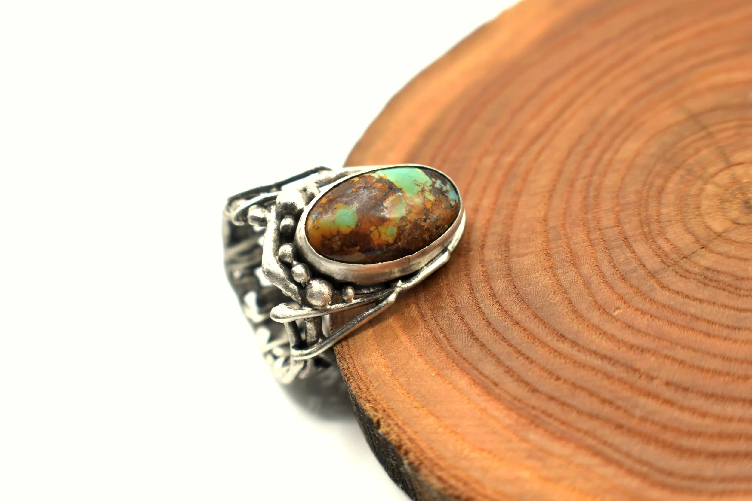 kingman_turquoise_ring_unique_band3.JPG