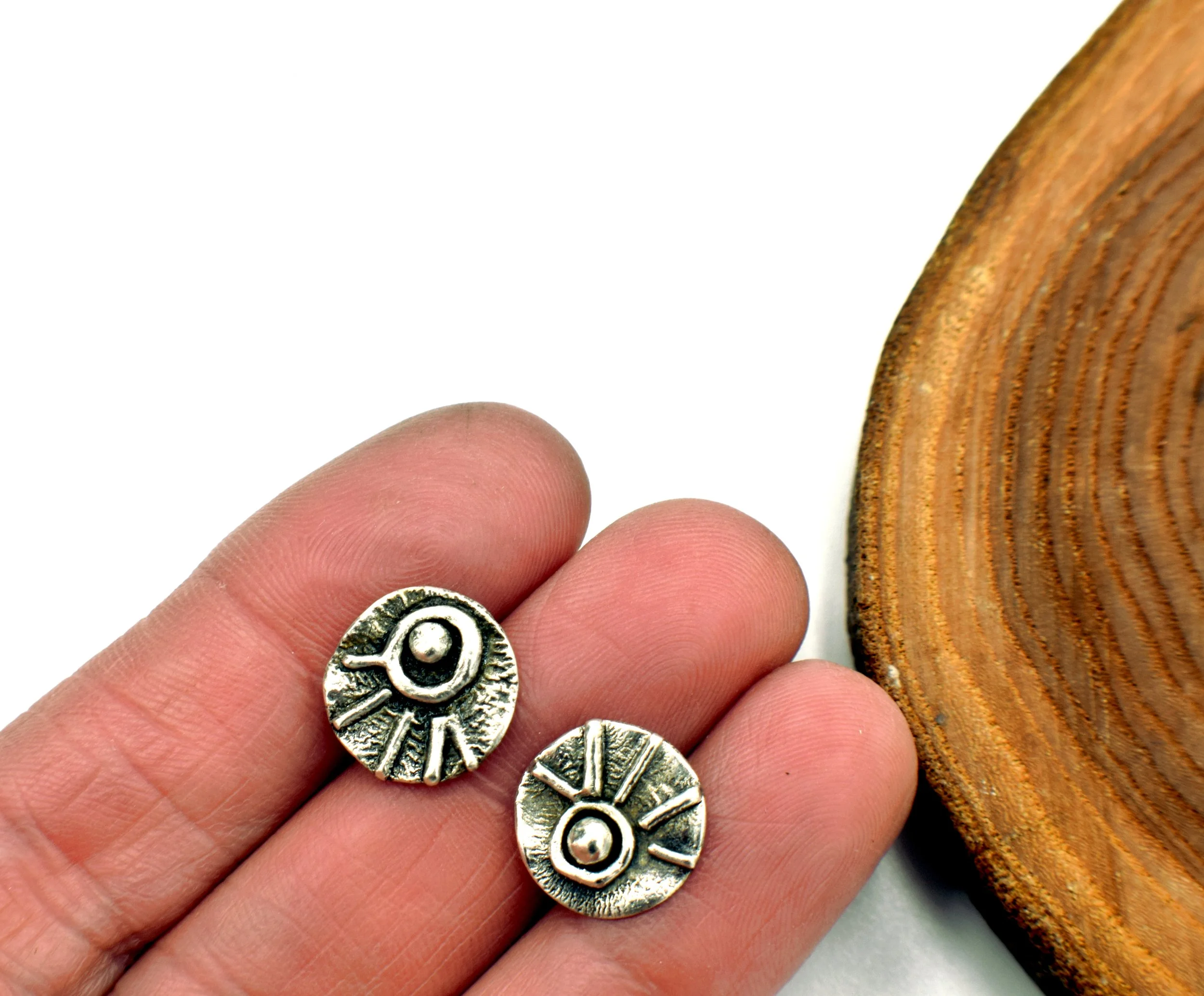 rustic_silver_simple_studs2.JPG