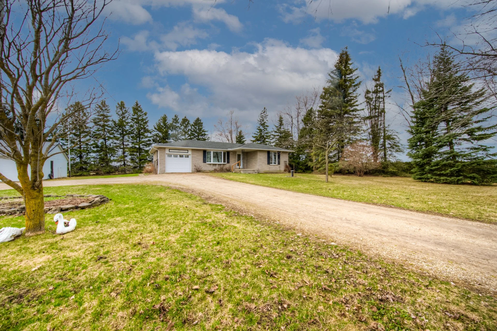 6808 Gerrie Road, Elora