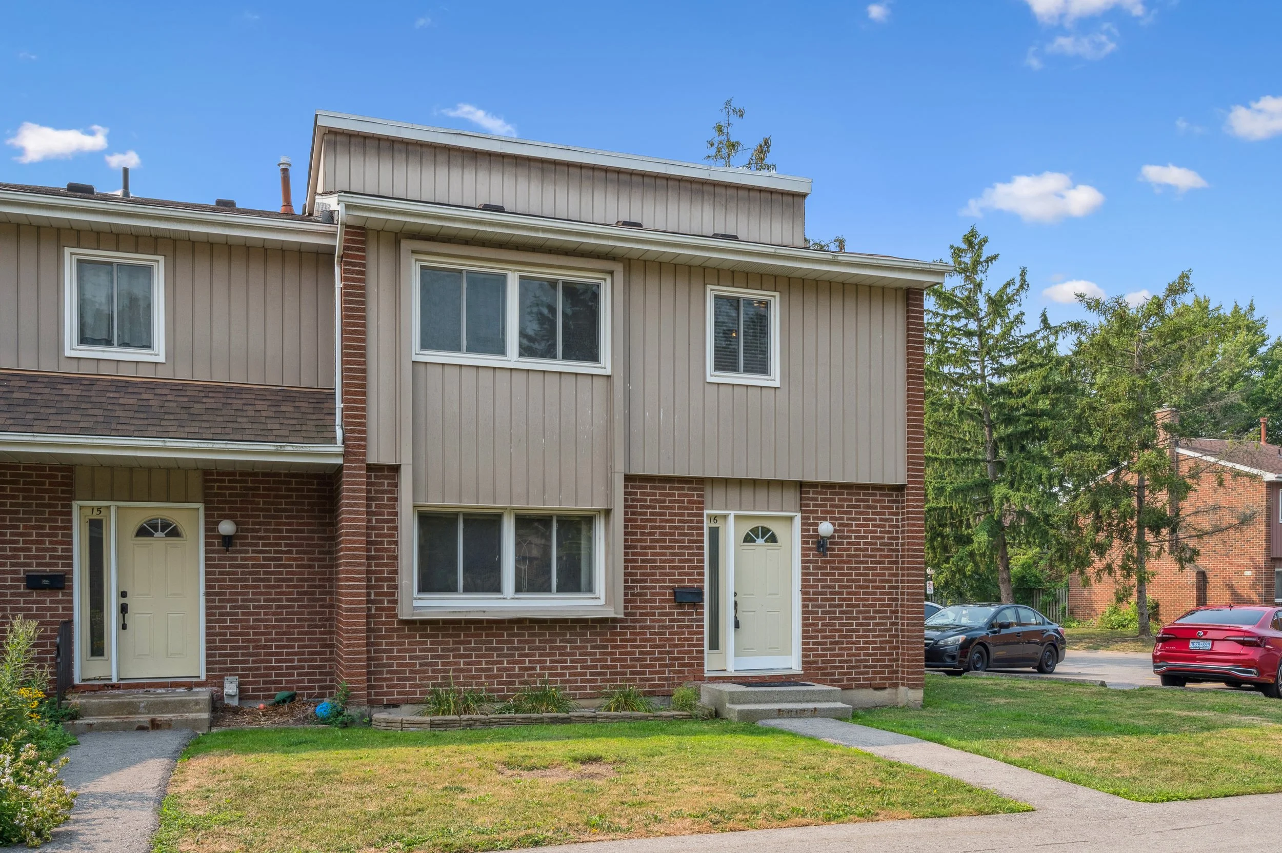 03-University Ave E 003.jpg