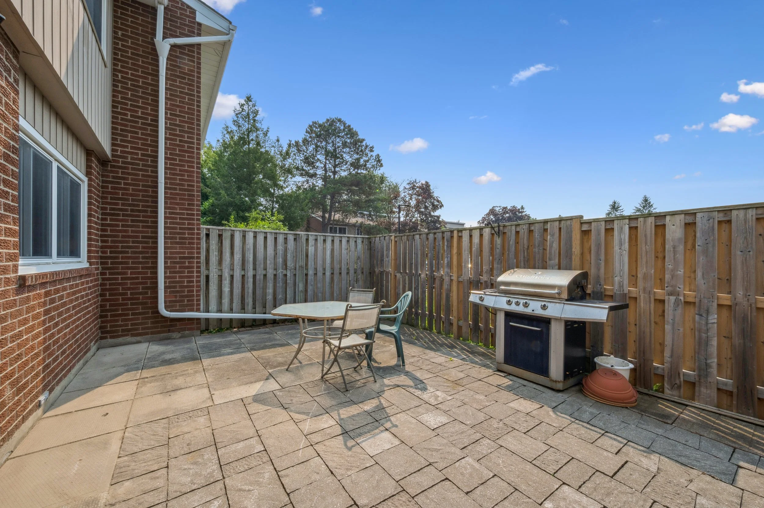 33-University Ave E 033.jpg