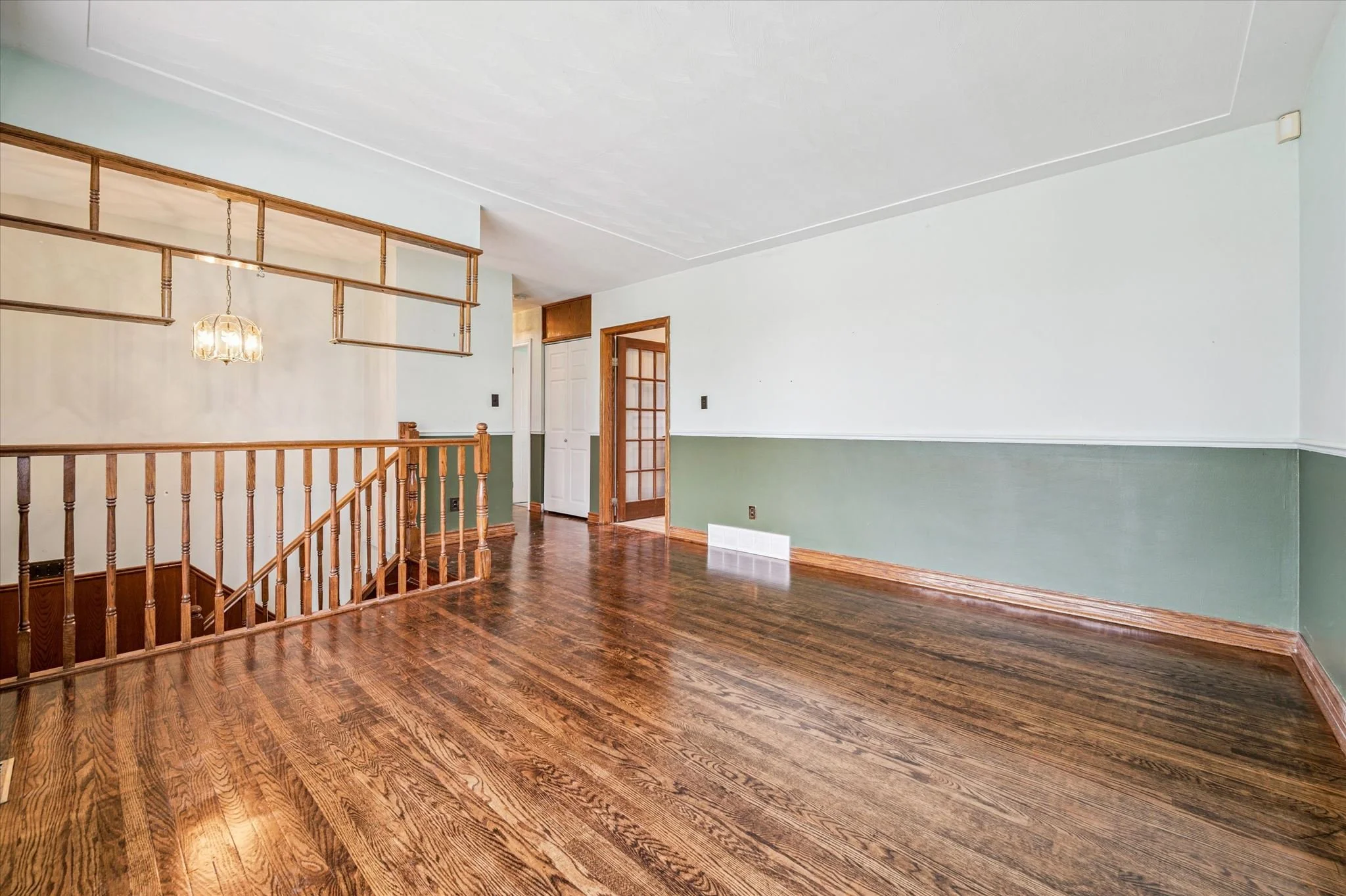 09-Montcalm Dr 009.jpg