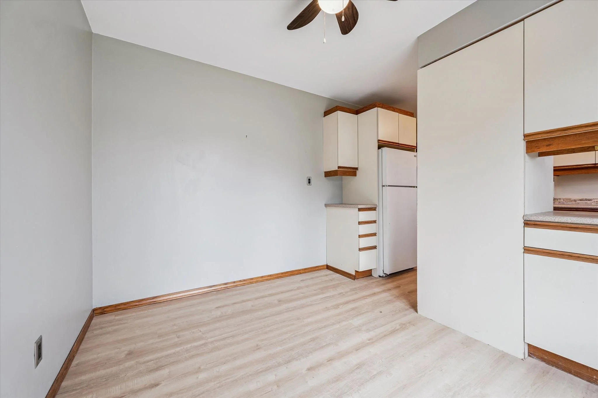 15-Montcalm Dr 015.jpg