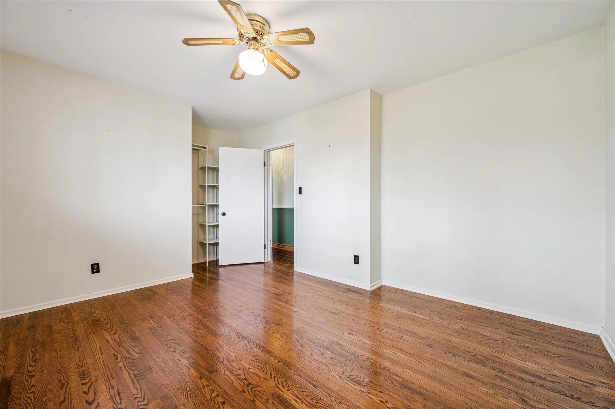 22-Montcalm Dr 022.jpg