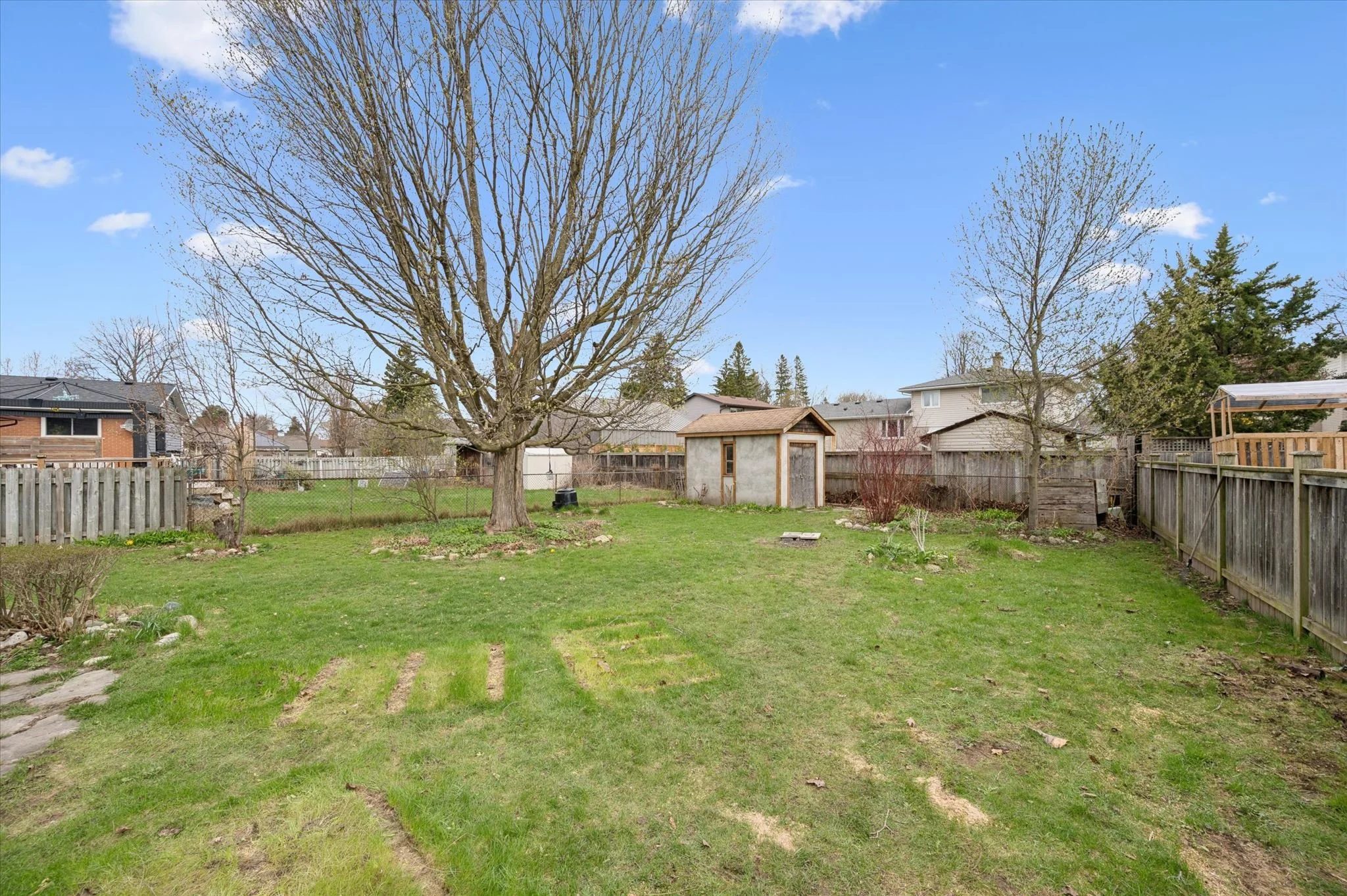 34-Montcalm Dr 034.jpg