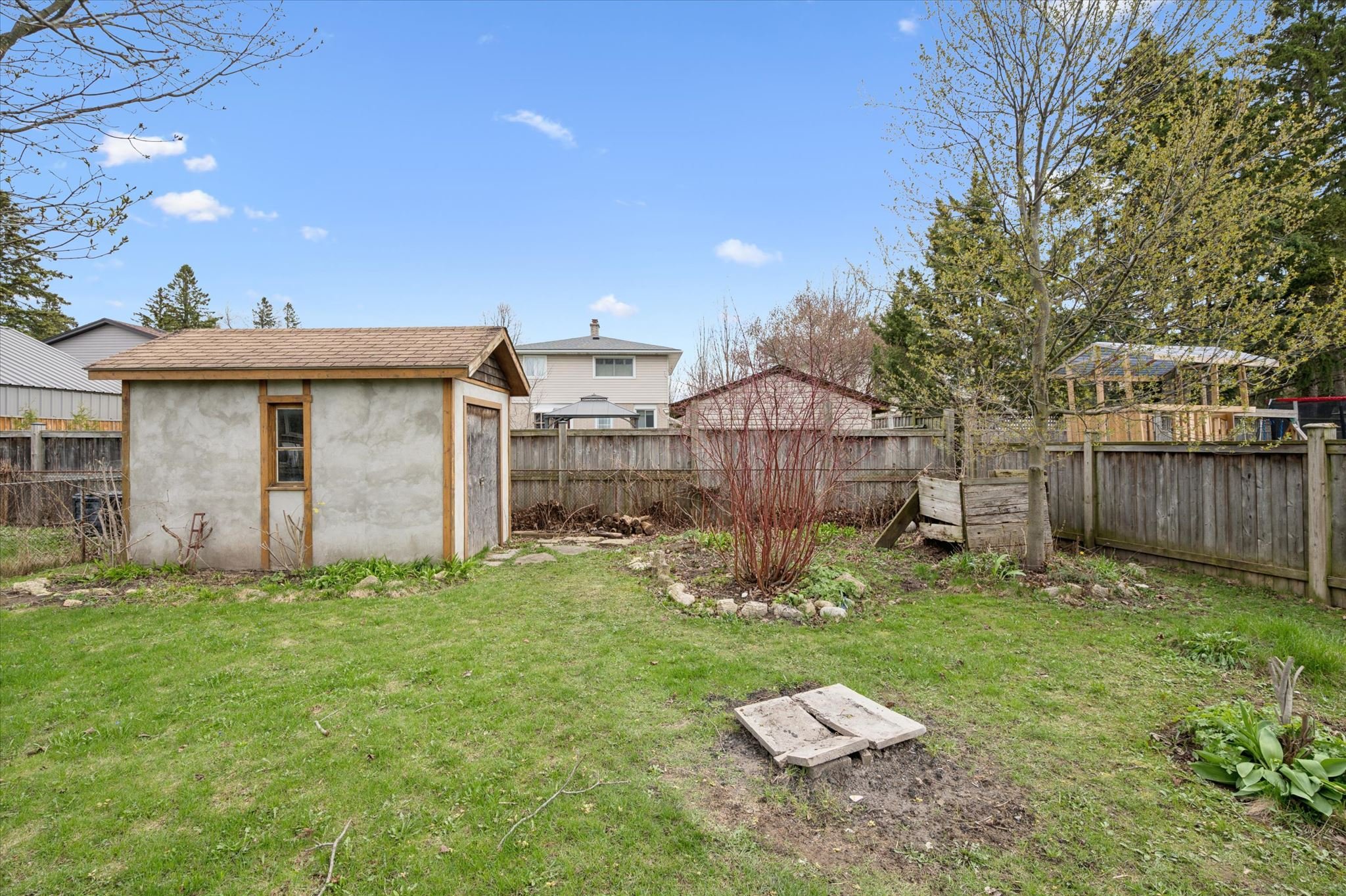35-Montcalm Dr 035.jpg
