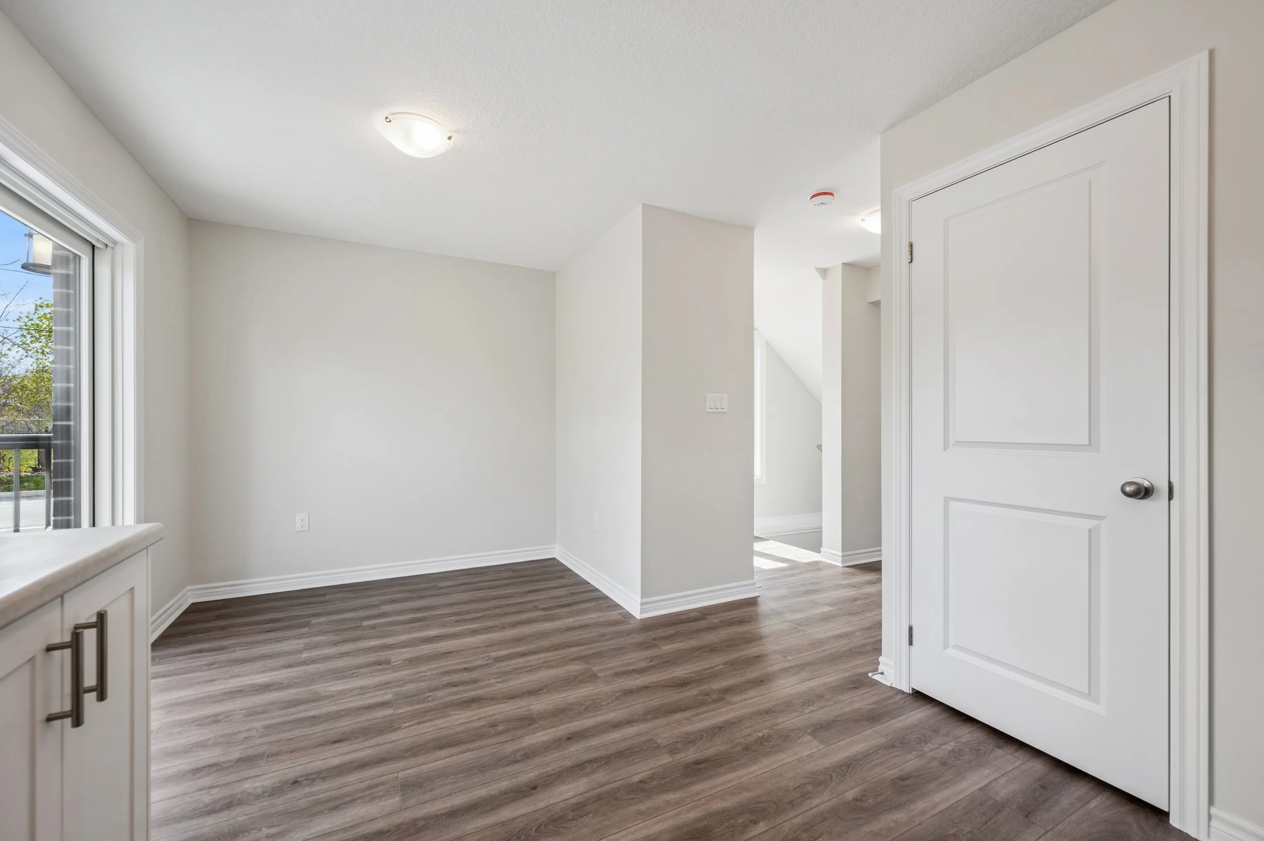 12-Garafraxa St W #2 012.jpg