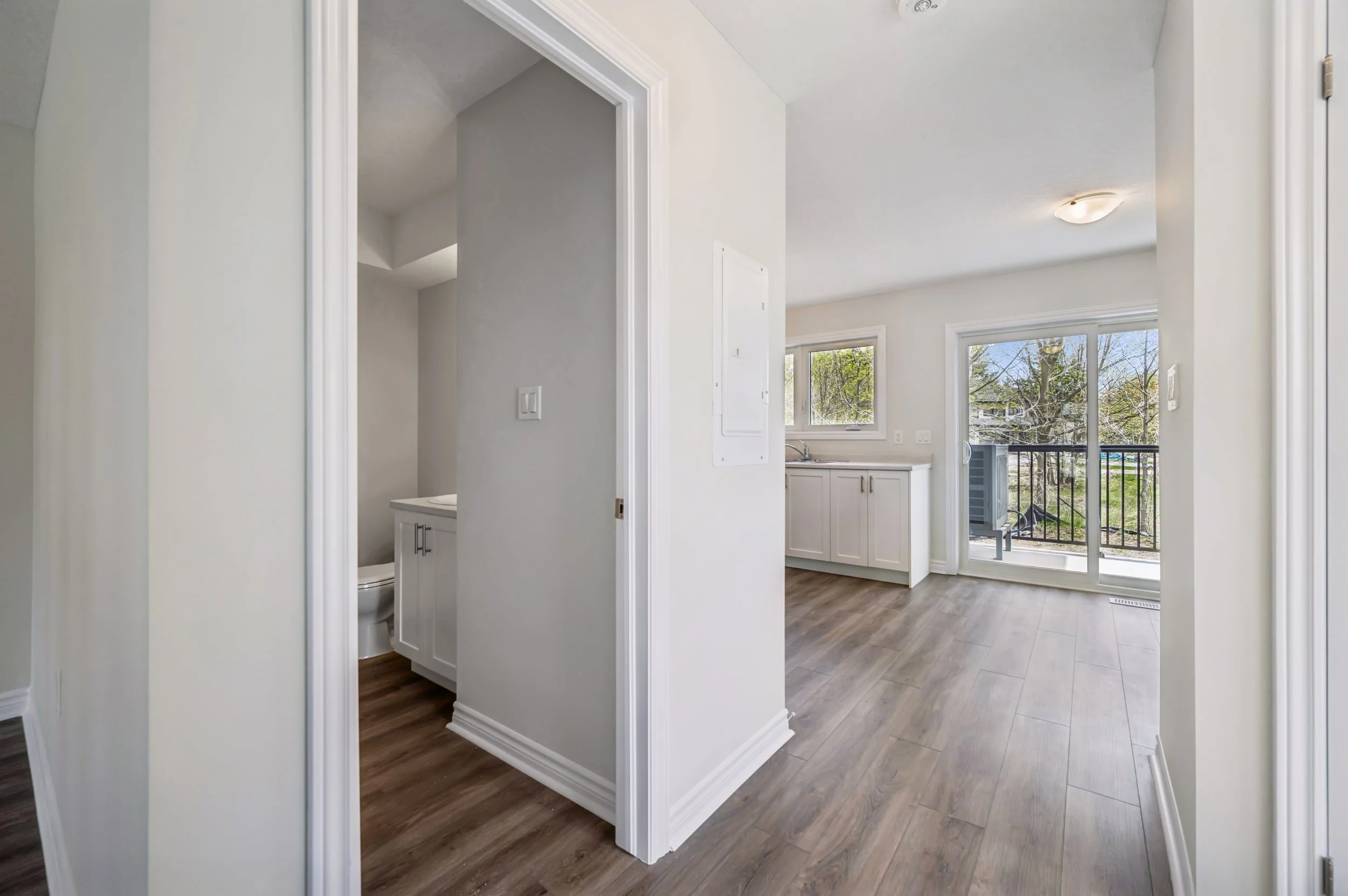 13-Garafraxa St W #2 013.jpg