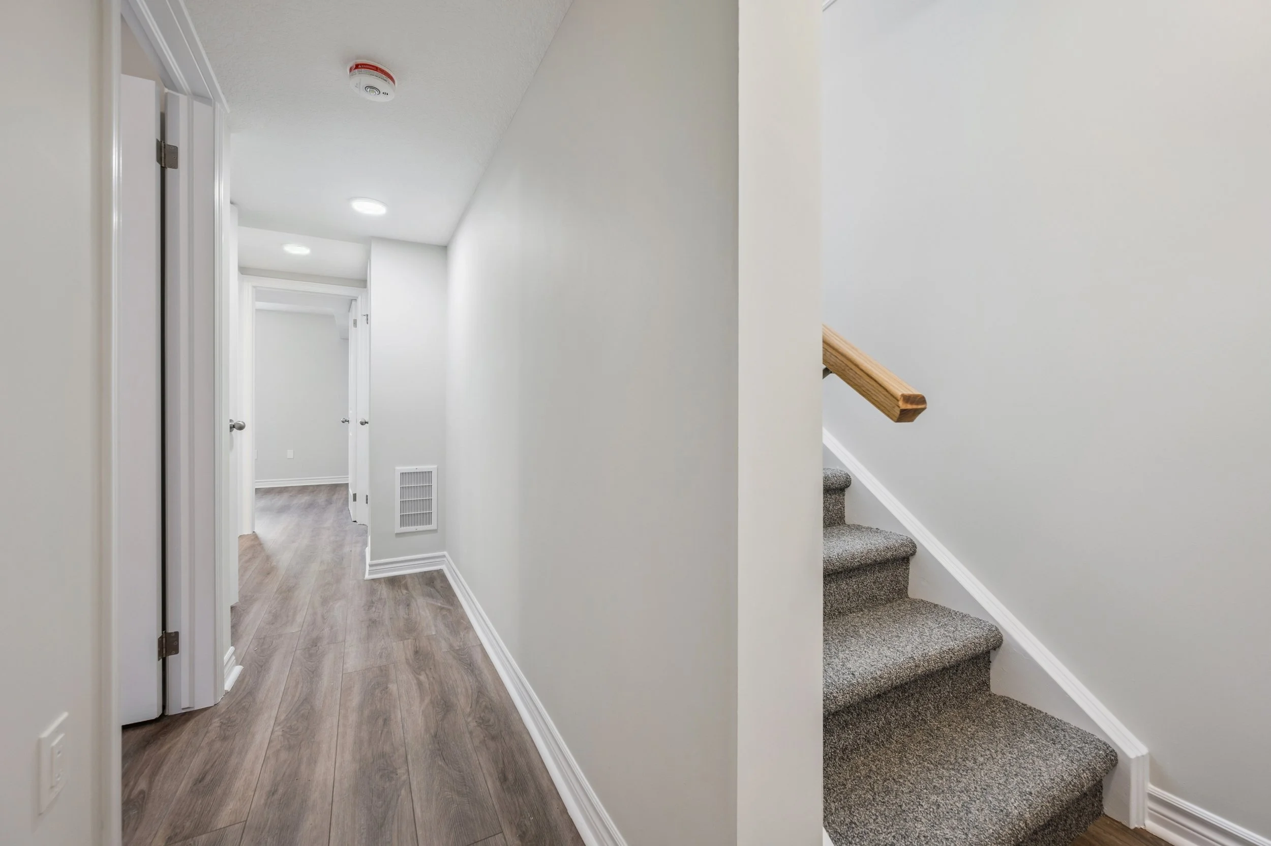 16-Garafraxa St W #2 016.jpg
