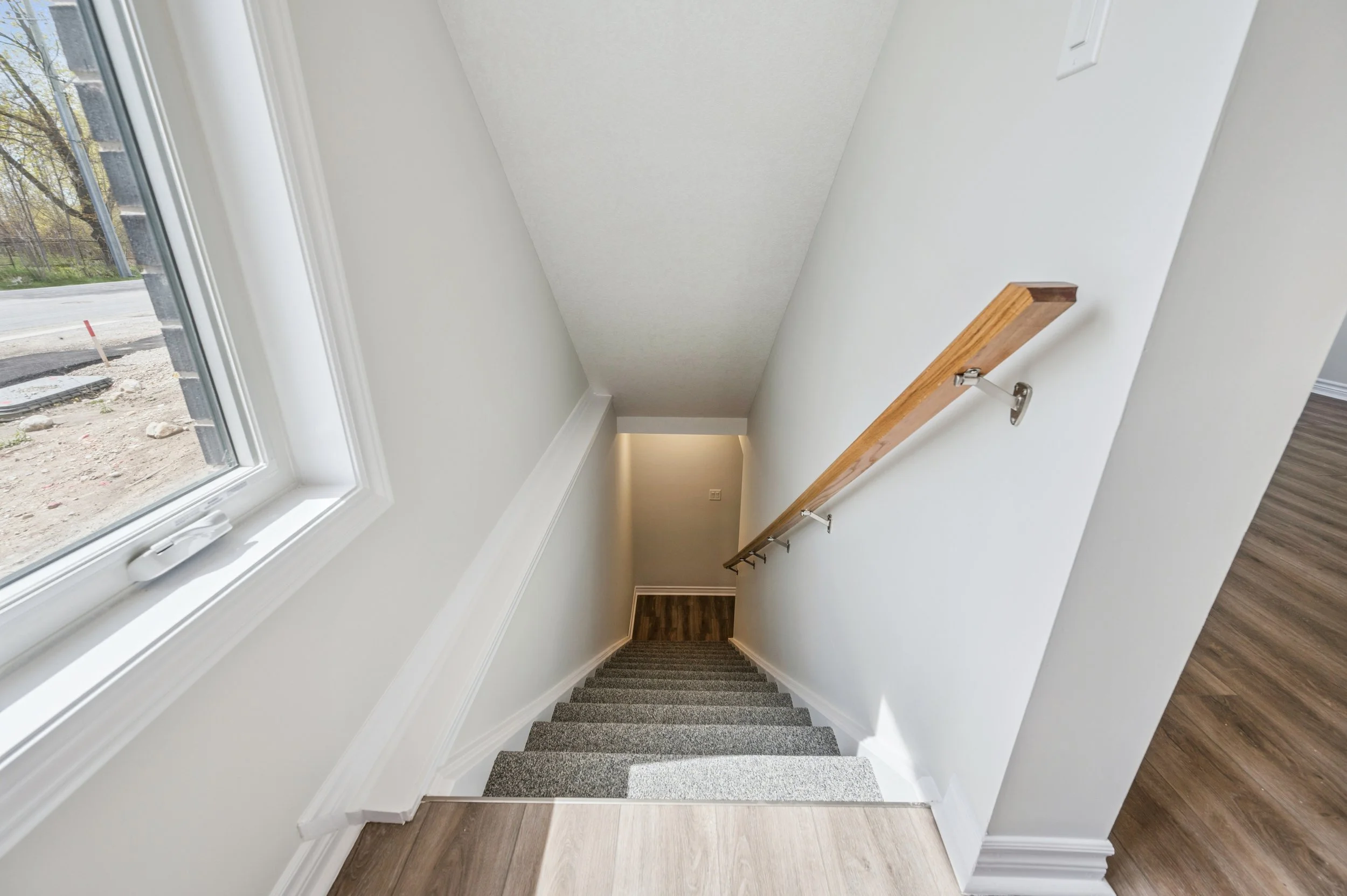 15-Garafraxa St W #2 015.jpg