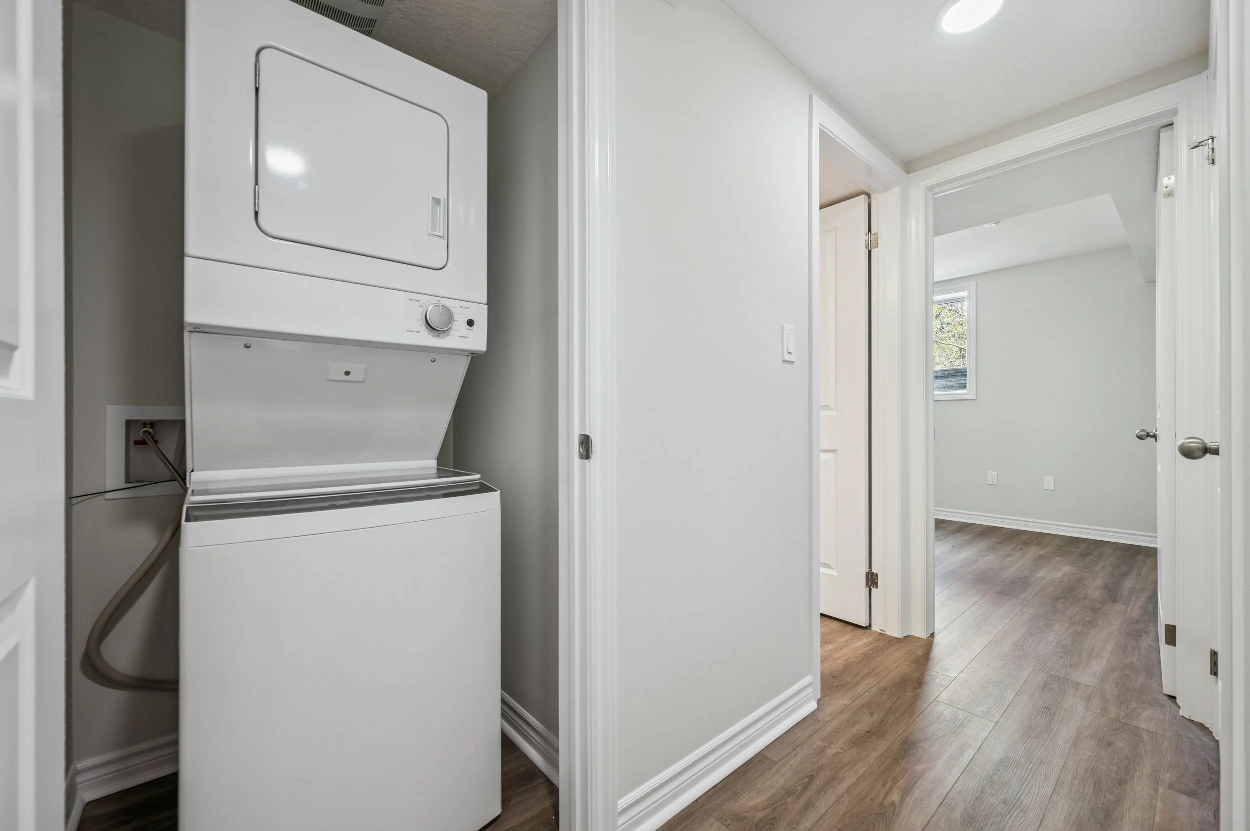 18-Garafraxa St W #2 018.jpg