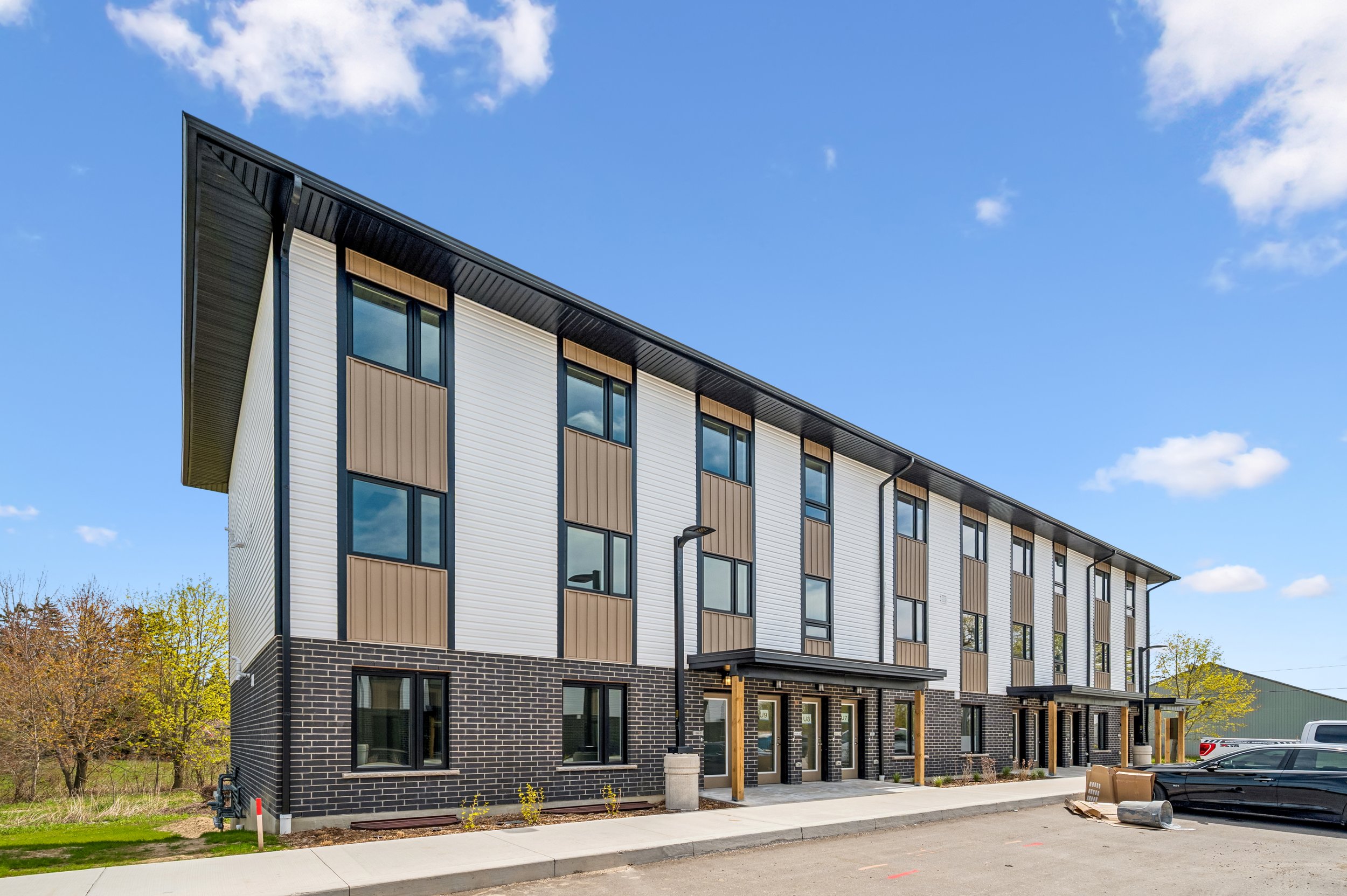 24-Garafraxa St W #2 024.jpg