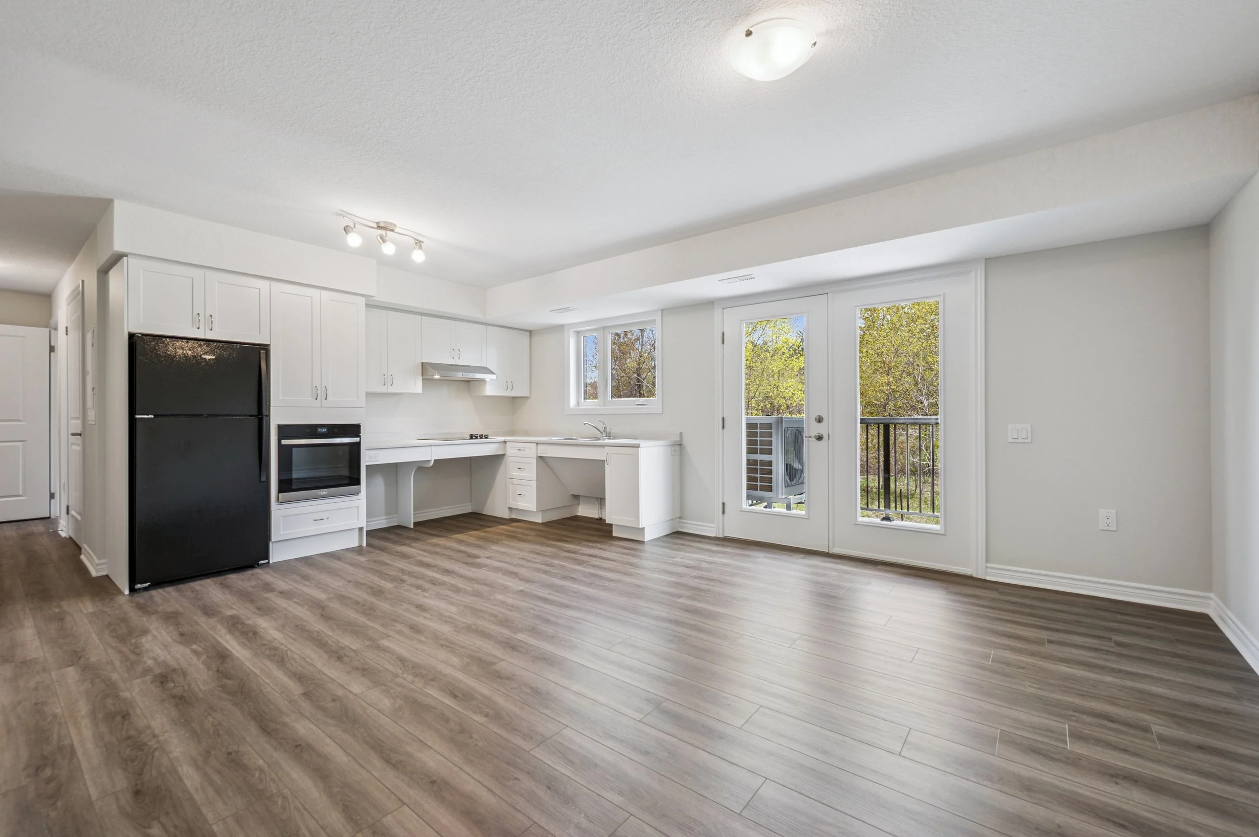 28-Garafraxa St W #2 028.jpg