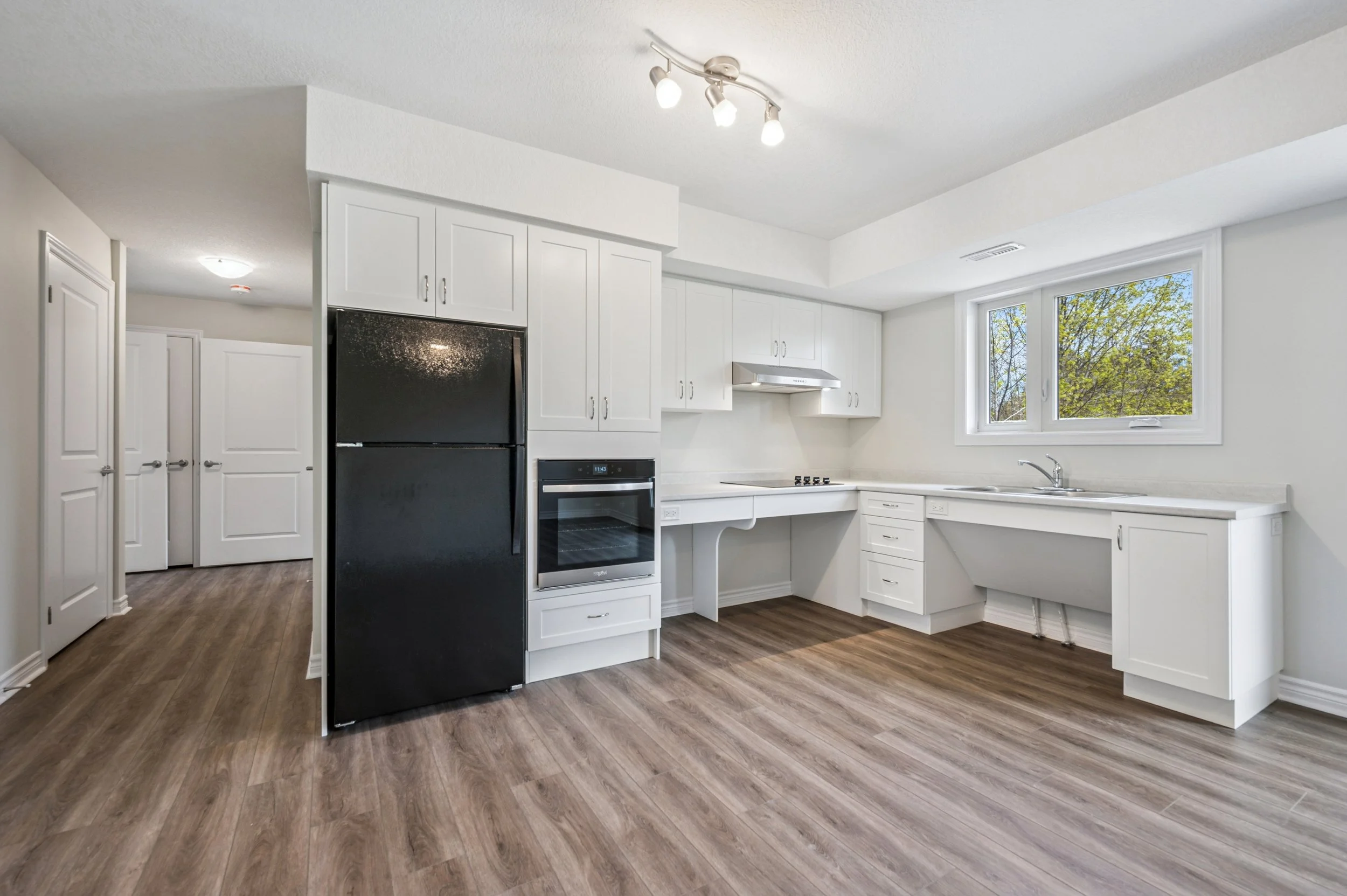 29-Garafraxa St W #2 029.jpg