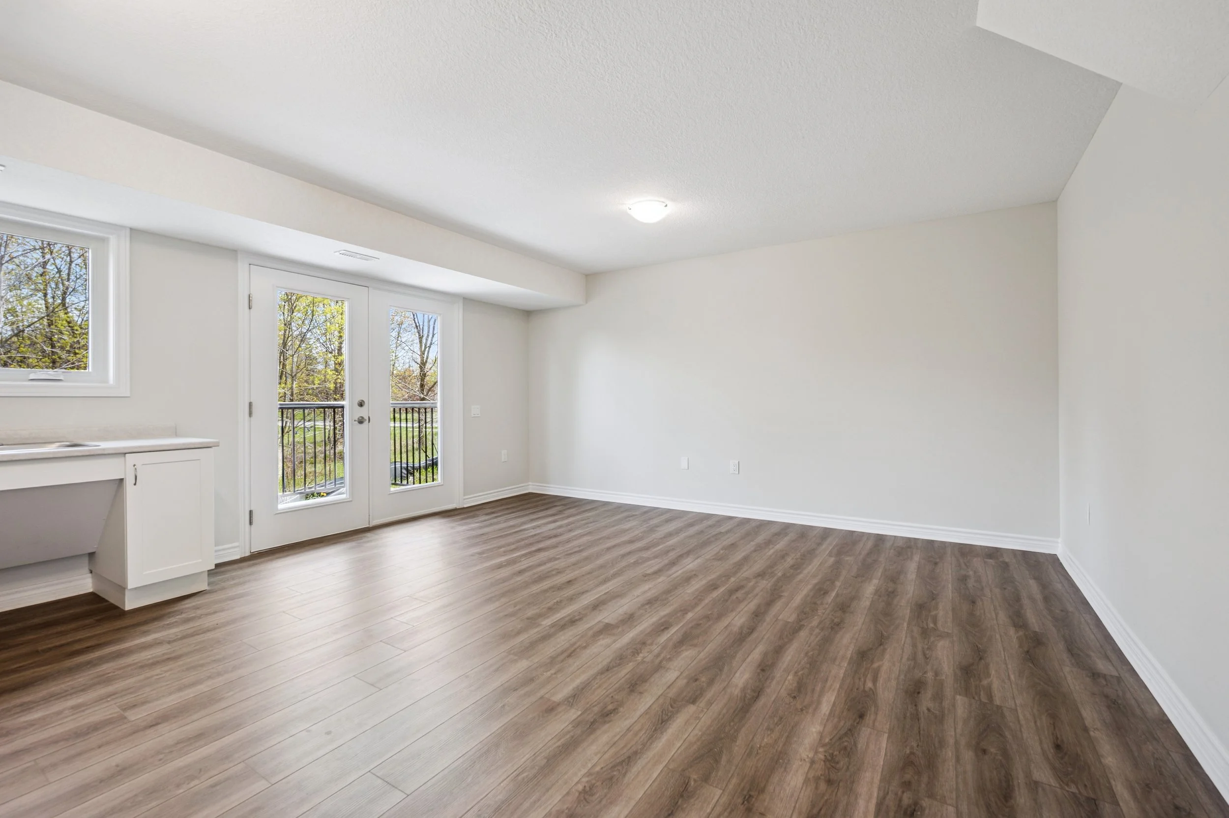 32-Garafraxa St W #2 032.jpg