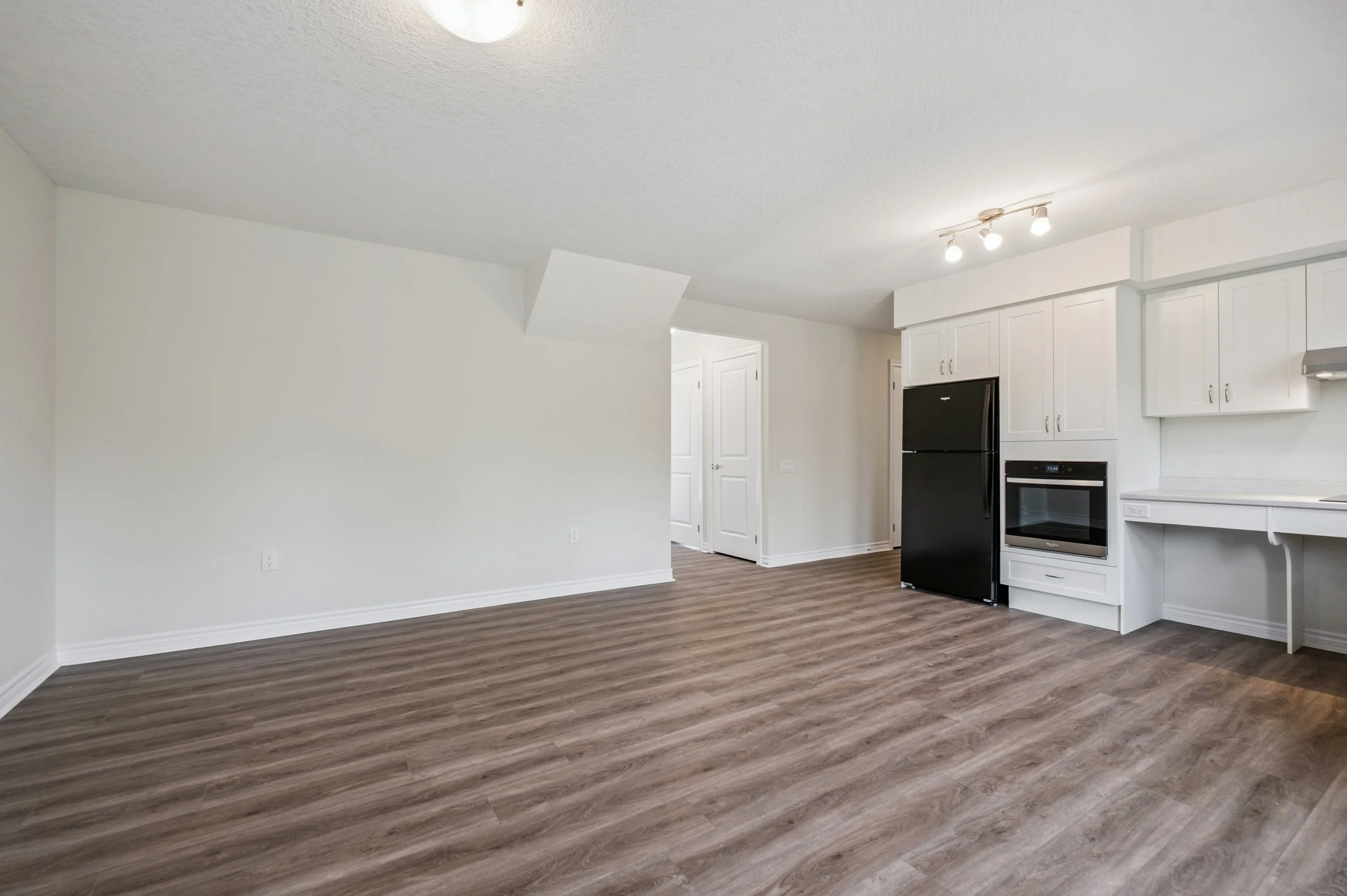 36-Garafraxa St W #2 036.jpg