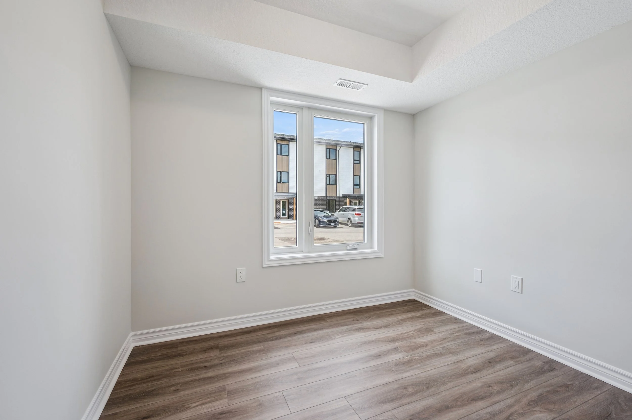 38-Garafraxa St W #2 038.jpg