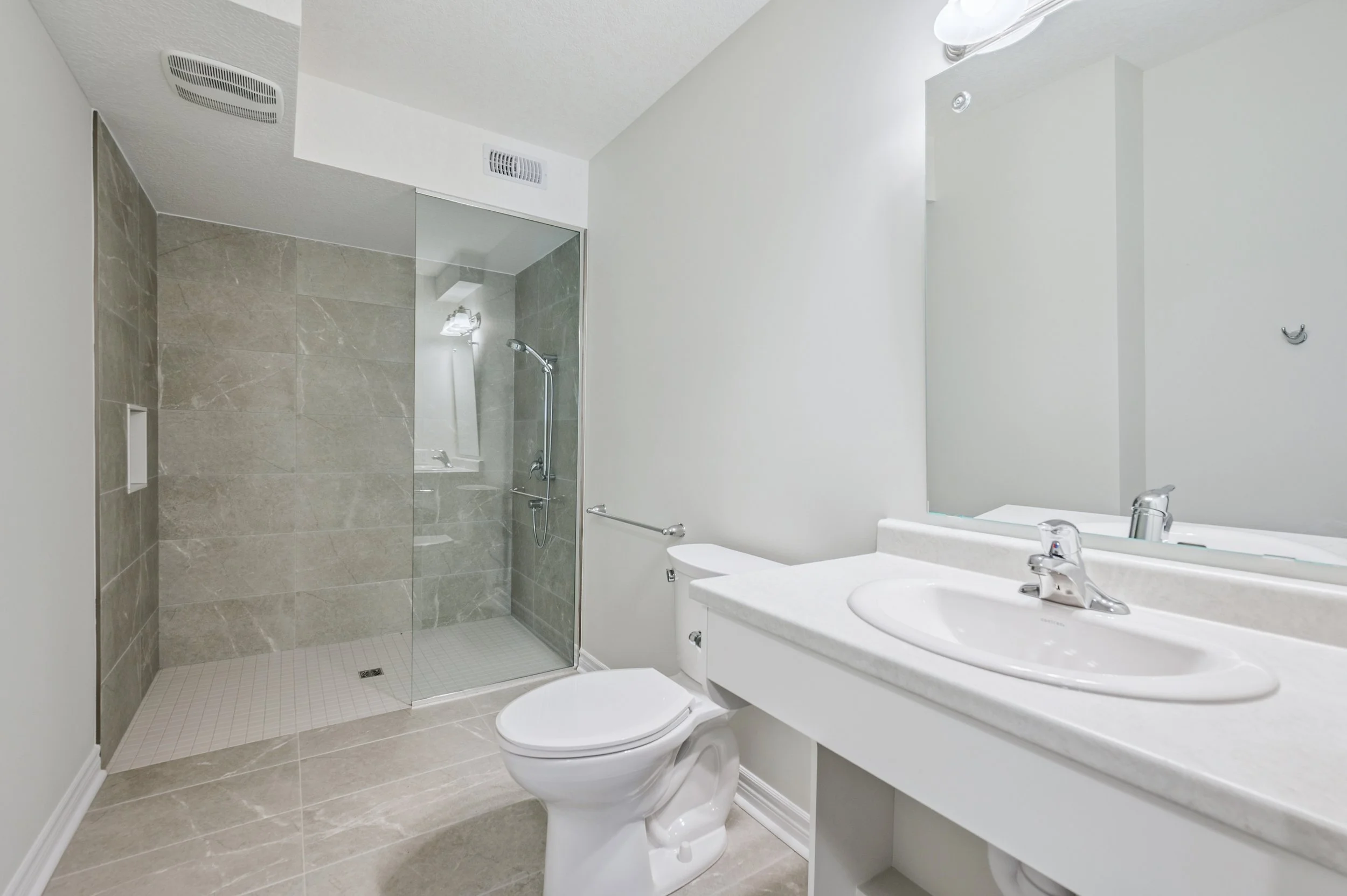 39-Garafraxa St W #2 039.jpg
