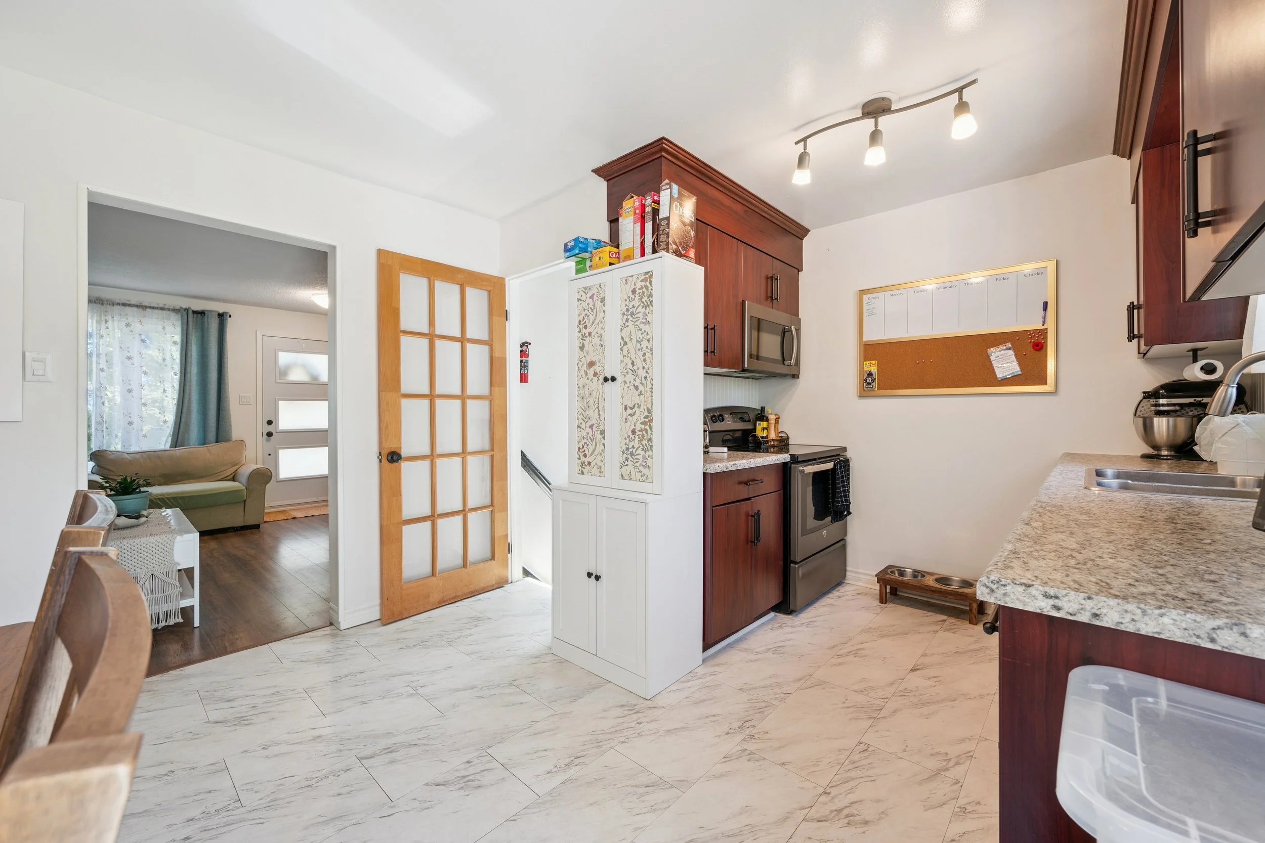 15-Bretz Ave 015.jpg