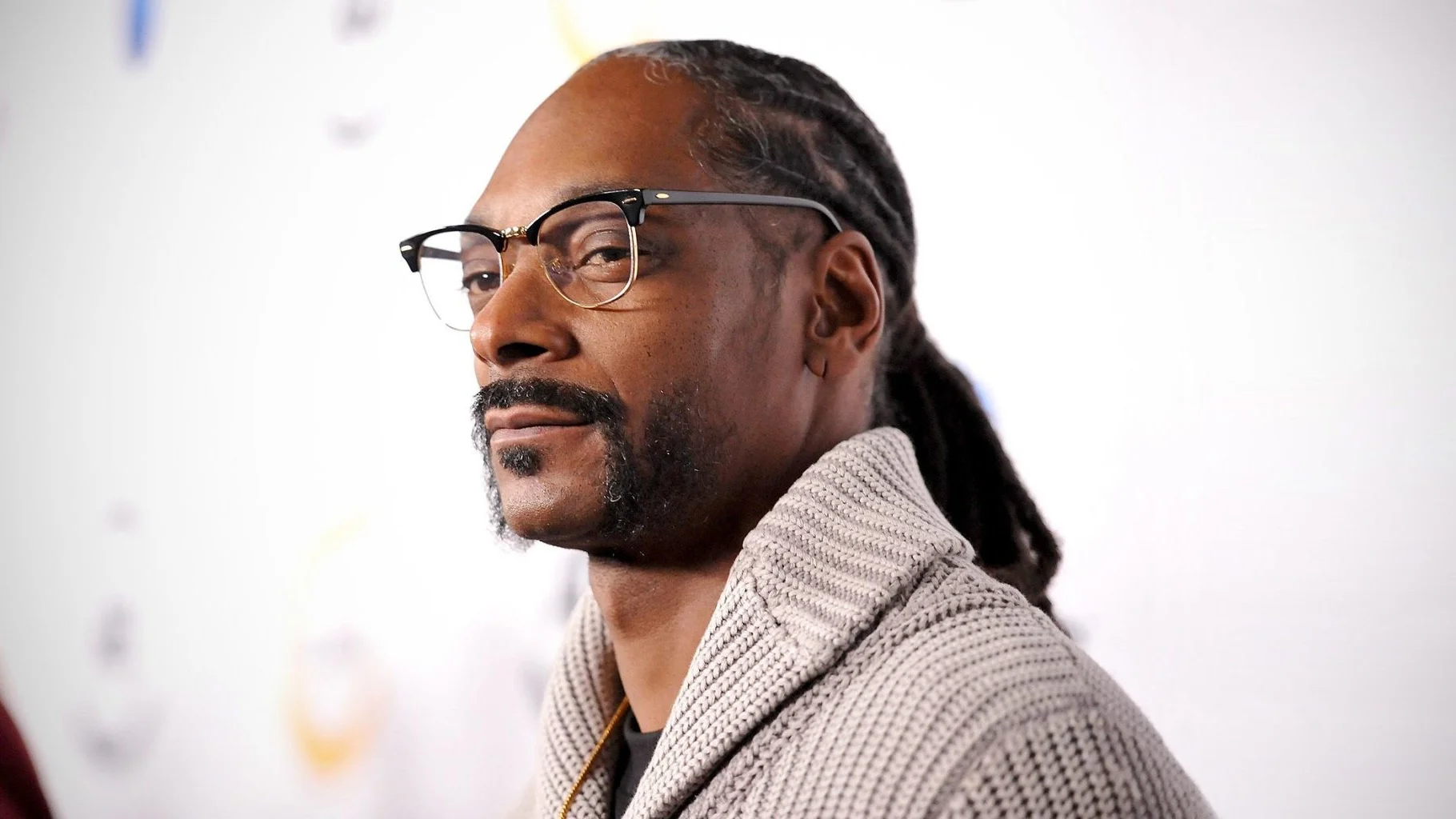 011117-music-snoop-dogg-2.jpg