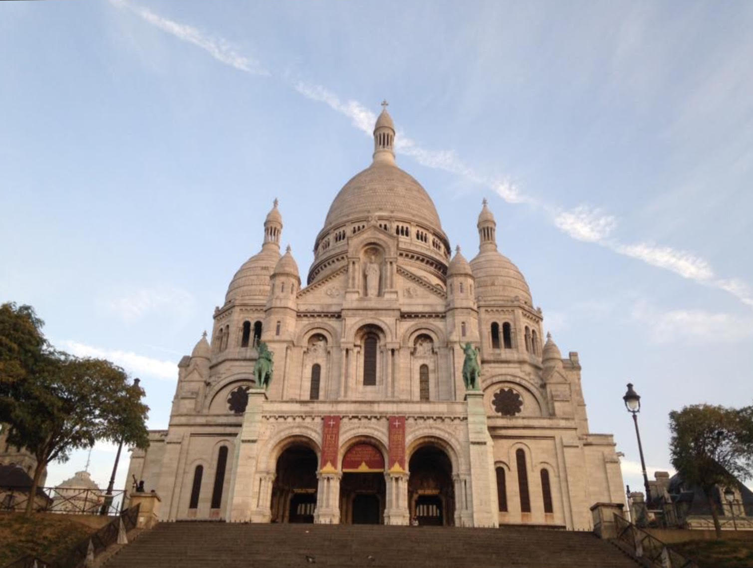 Sacre_coeur_paris_france.jpg