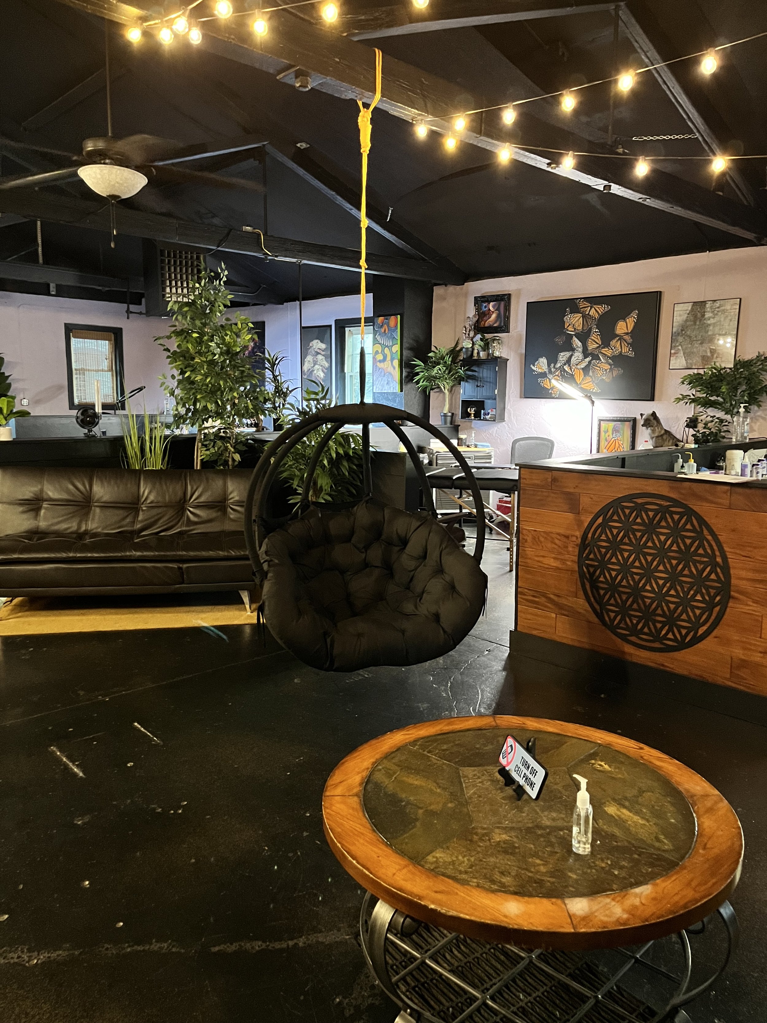 Shop lobby with swig
