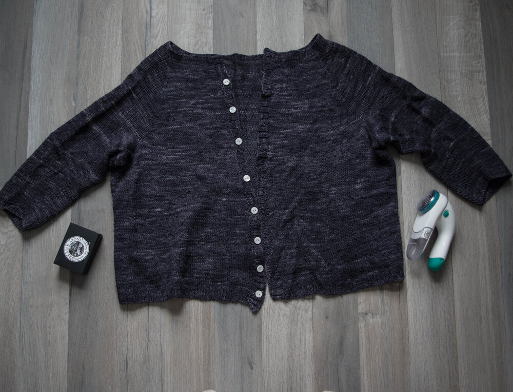 handmade wardrobe: de-pilling sweaters (sweater stones vs. sweater shavers)  — ash alberg